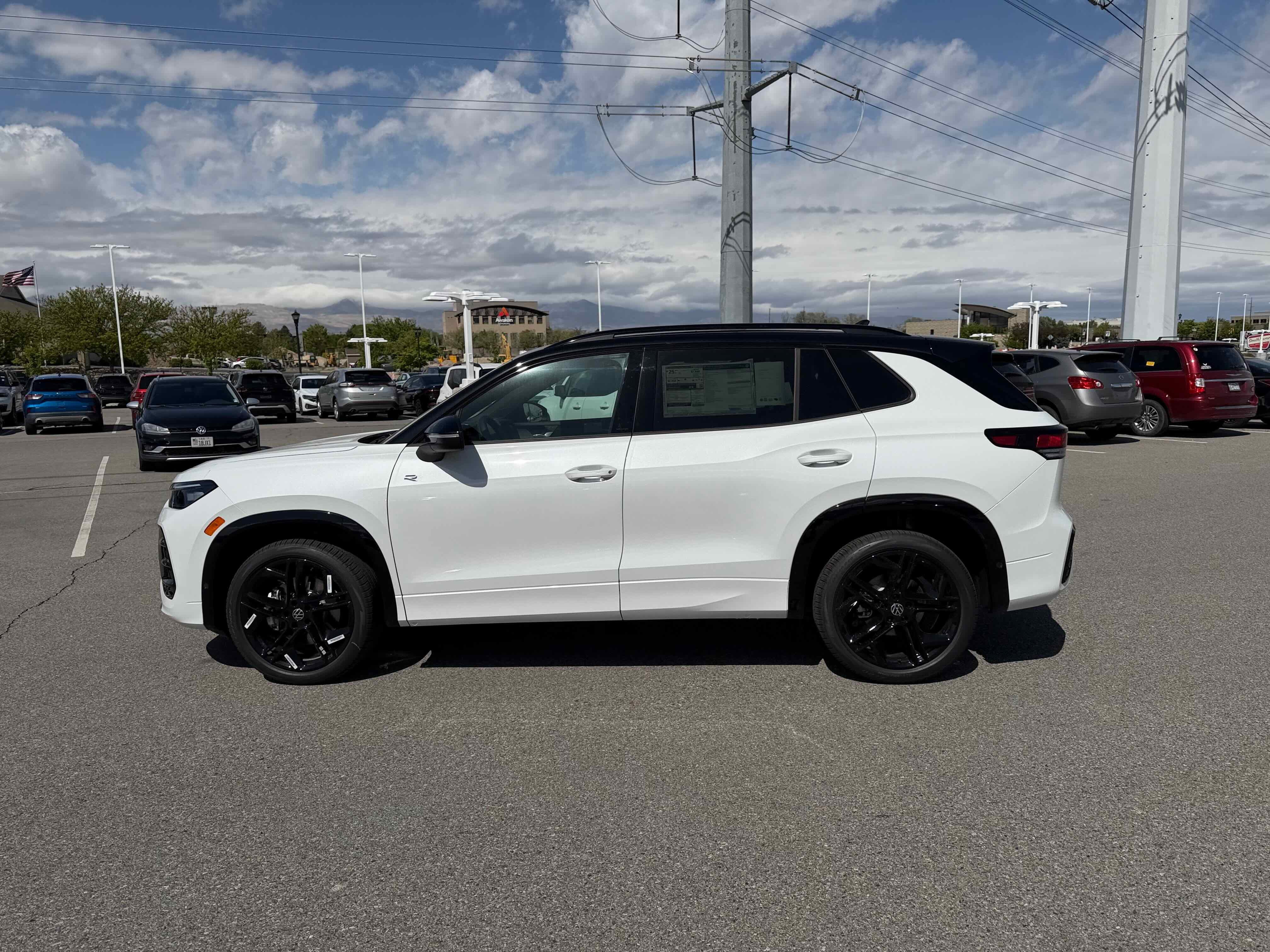 2026 Volkswagen Tiguan SE R-Line Black