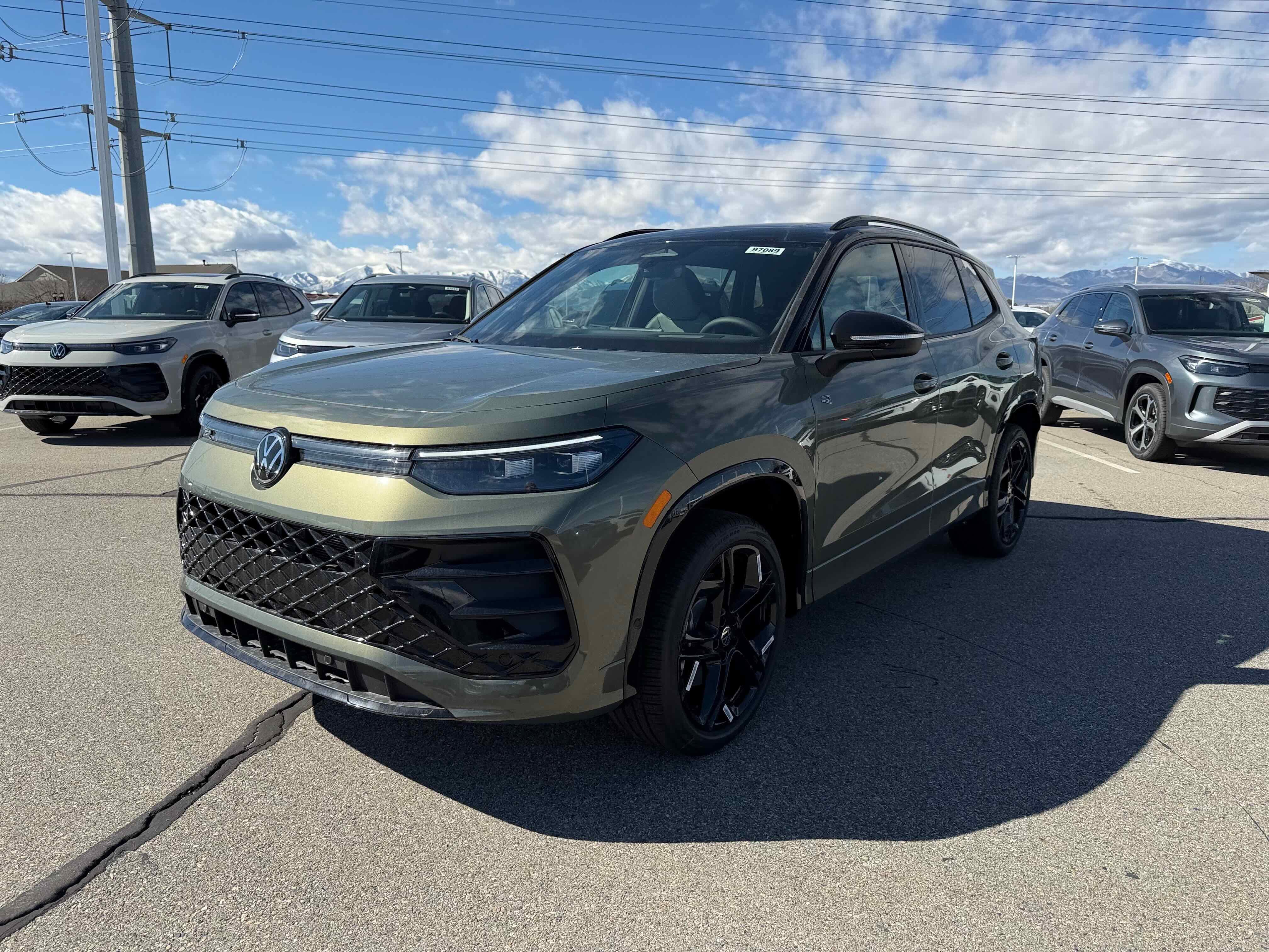 2026 Volkswagen Tiguan SE R-Line Black