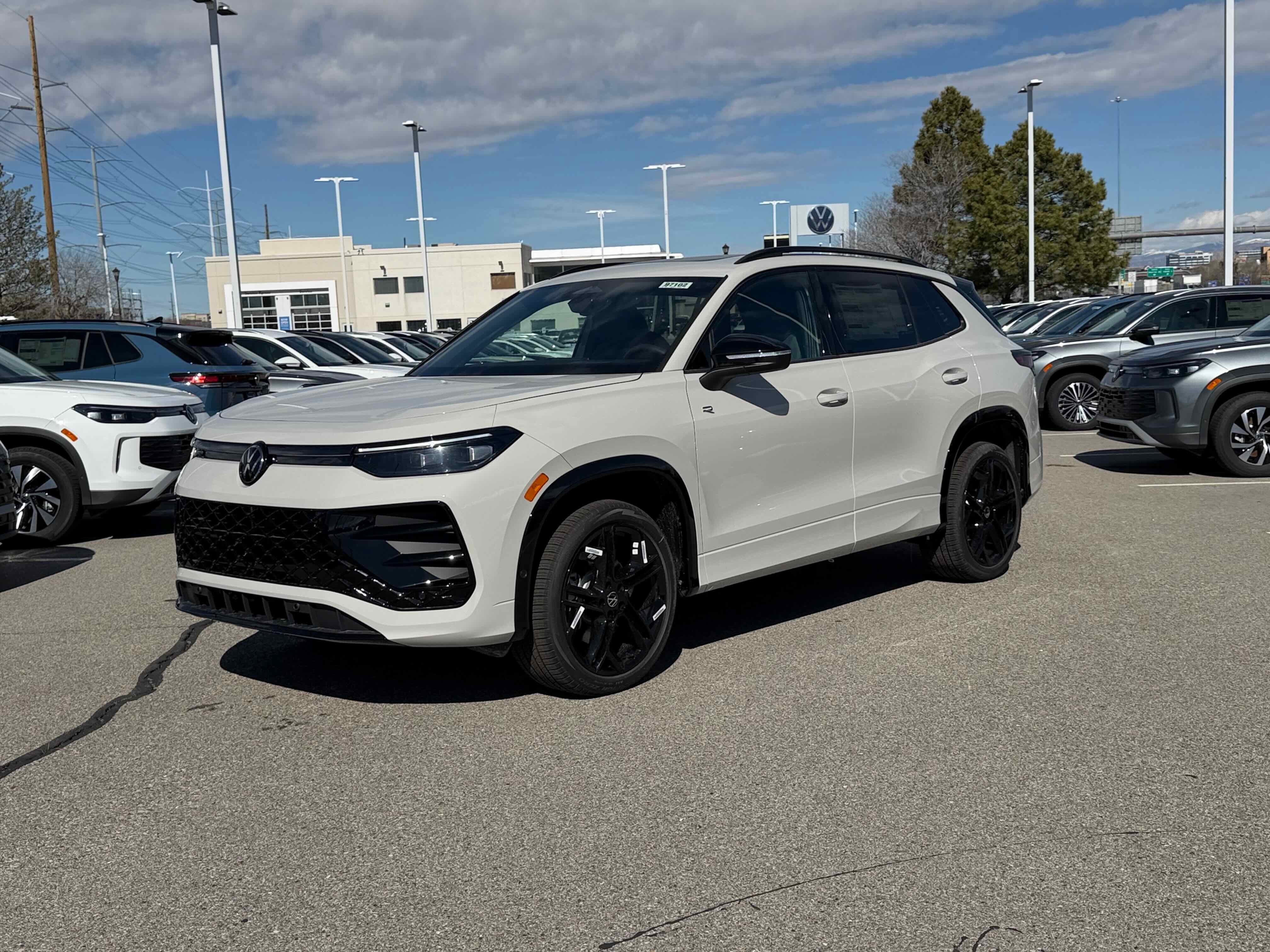 2026 Volkswagen Tiguan SE R-Line Black