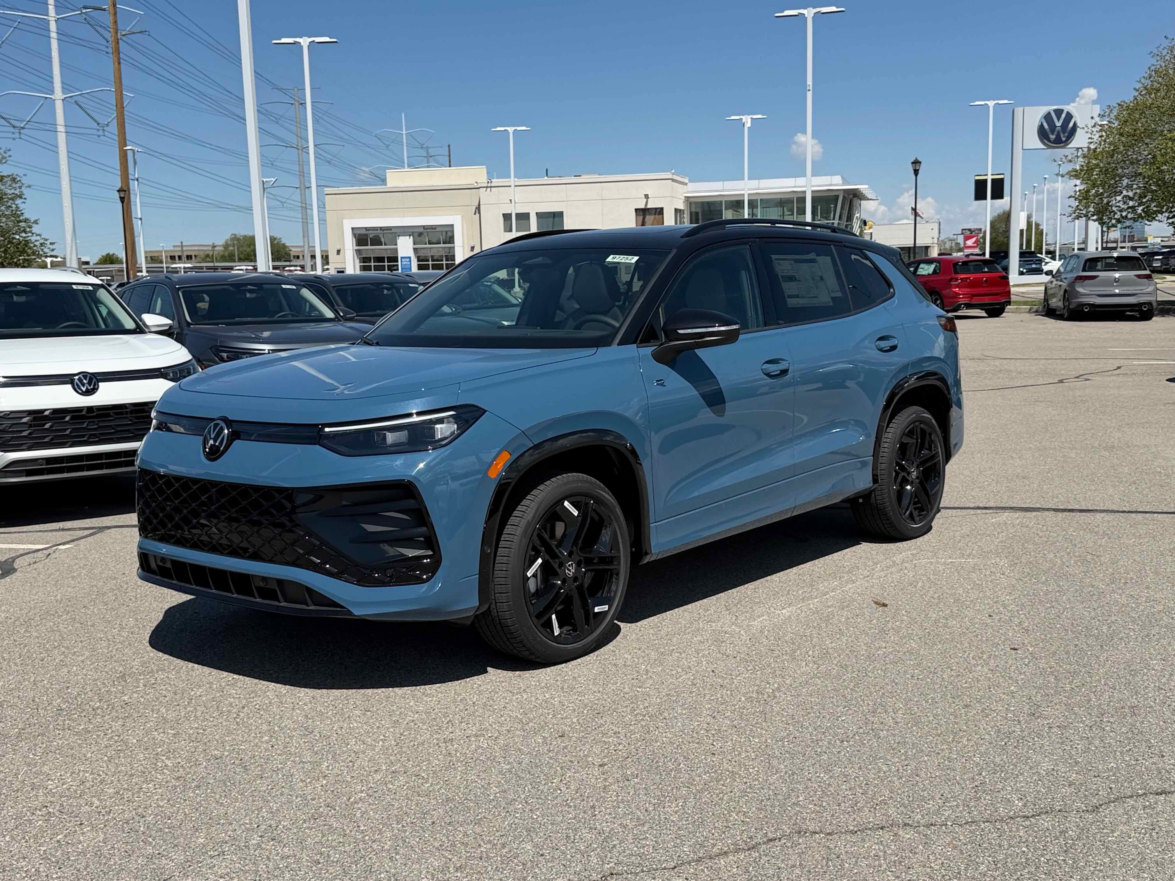 2026 Volkswagen Tiguan SE R-Line Black
