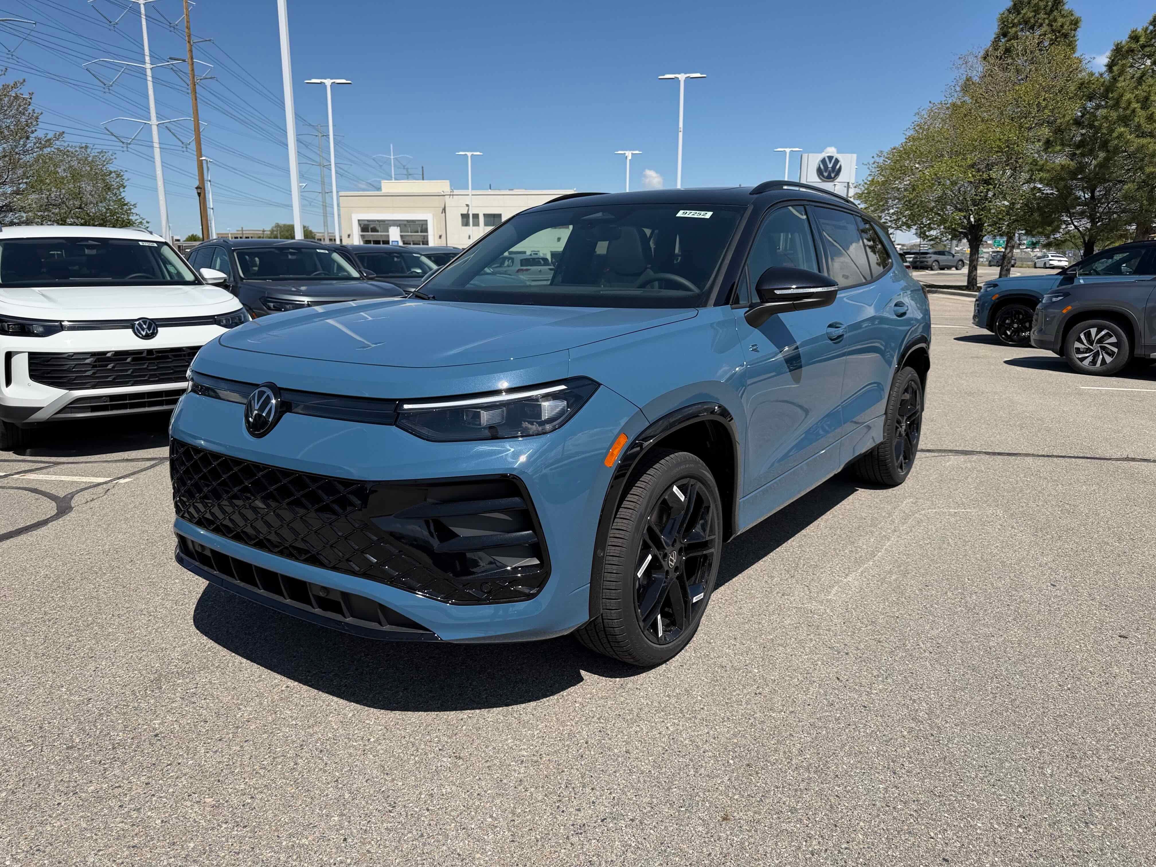 2026 Volkswagen Tiguan SE R-Line Black