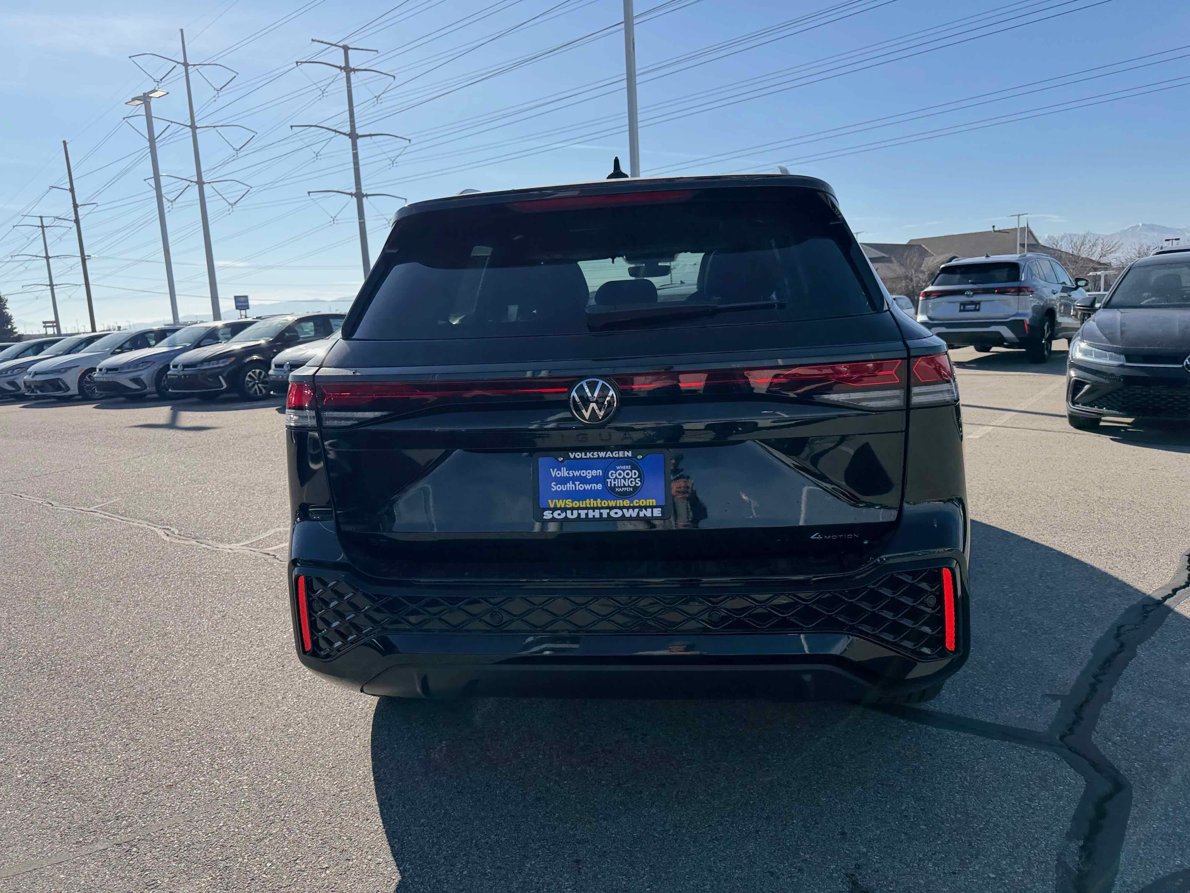 2026 Volkswagen Tiguan SE R-Line Black