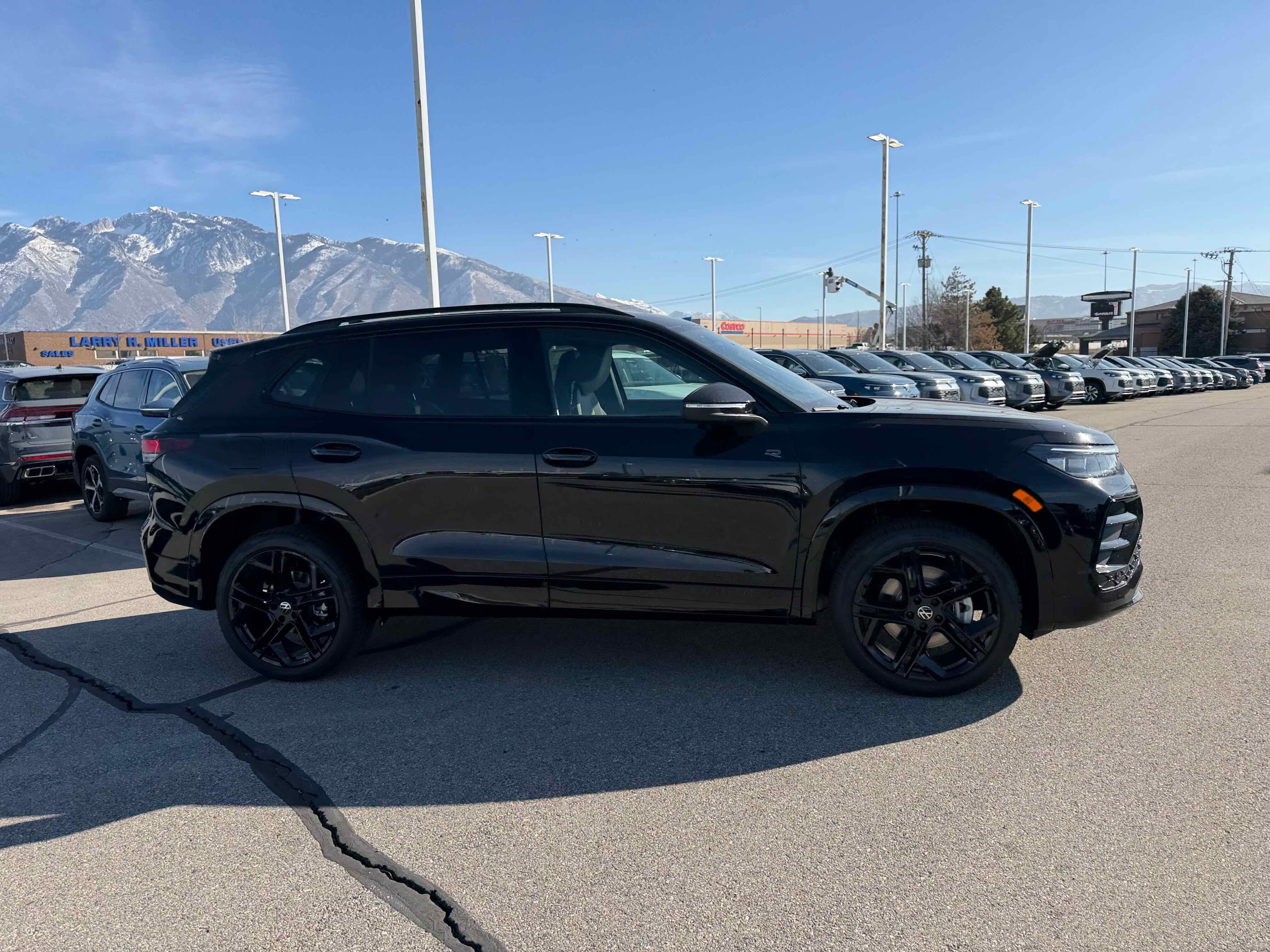 2026 Volkswagen Tiguan SE R-Line Black