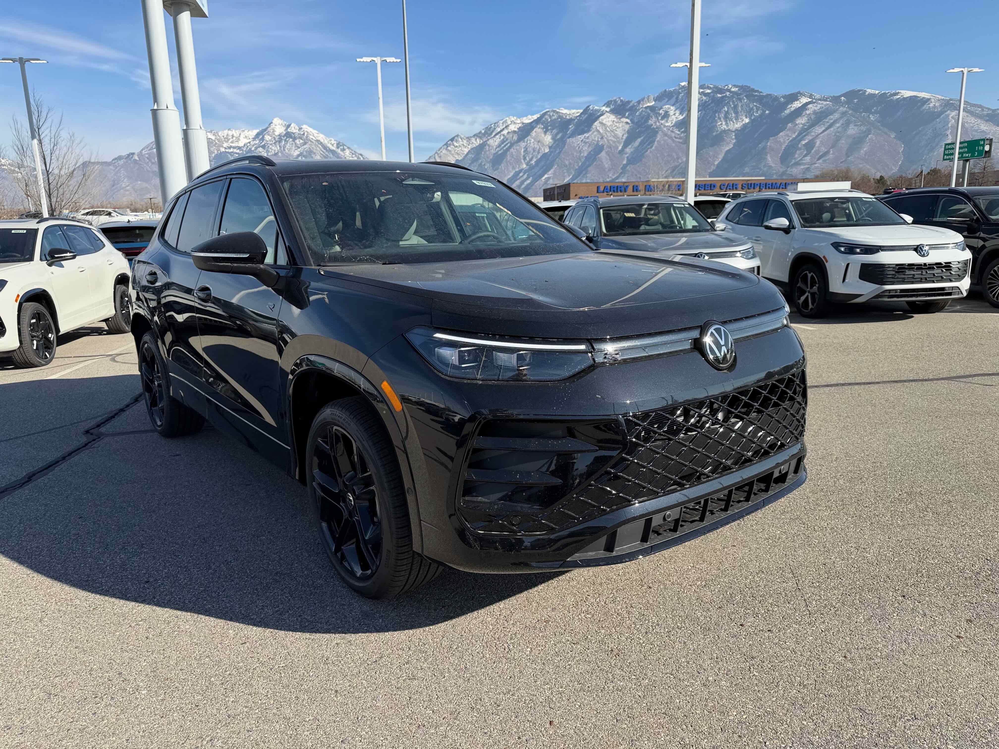 2026 Volkswagen Tiguan SE R-Line Black