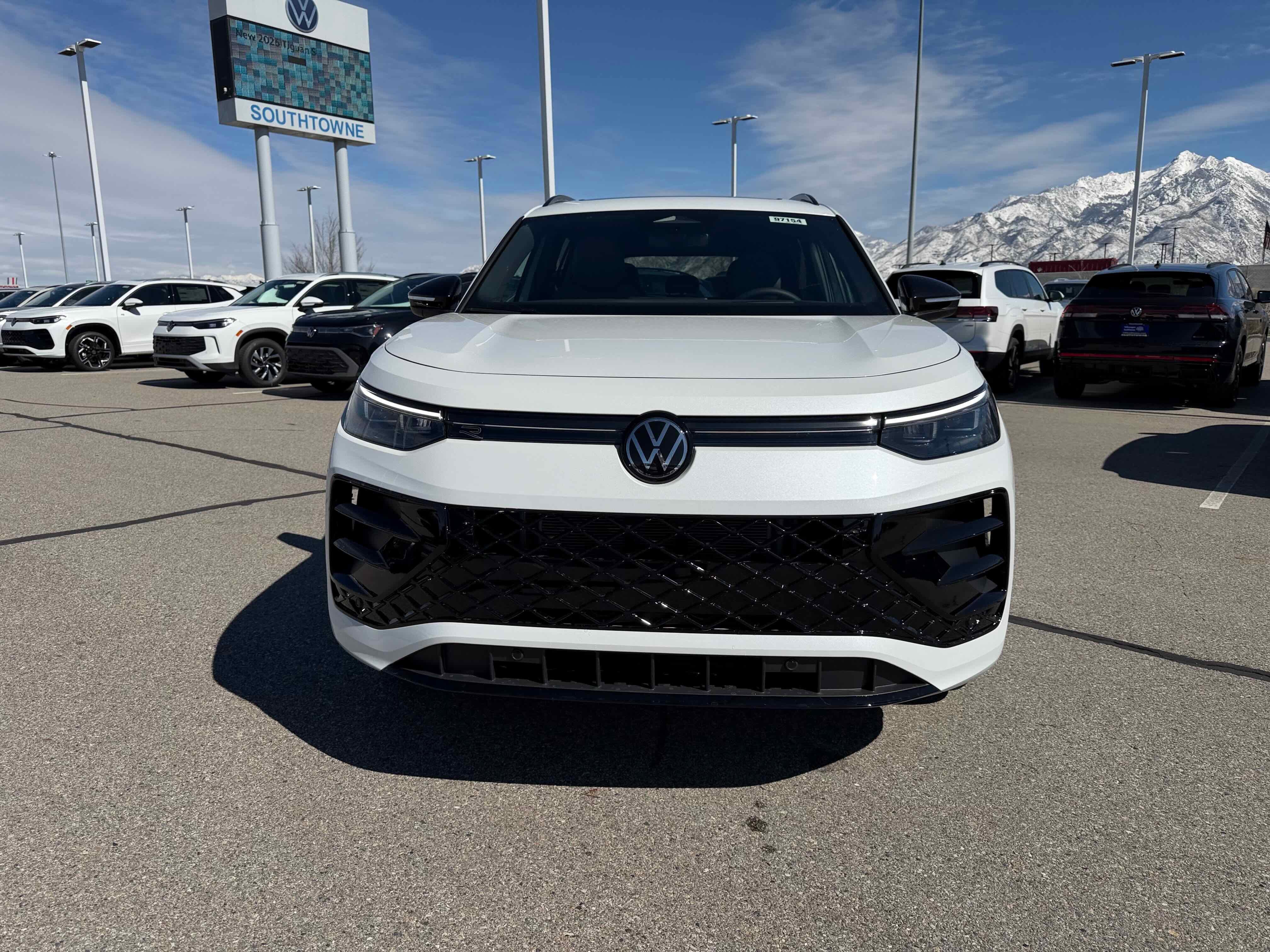 2026 Volkswagen Tiguan SE R-Line Black