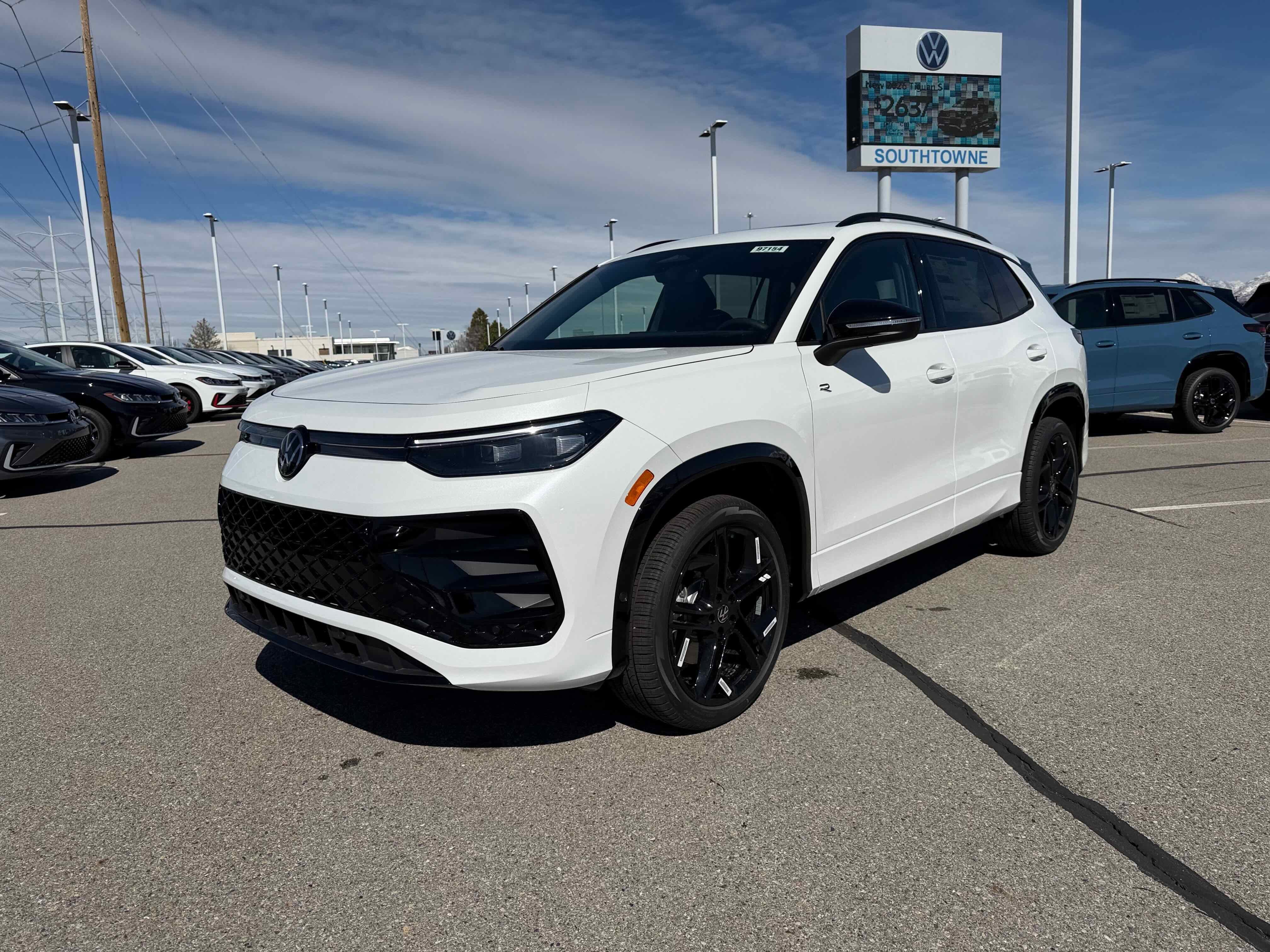 2026 Volkswagen Tiguan SE R-Line Black