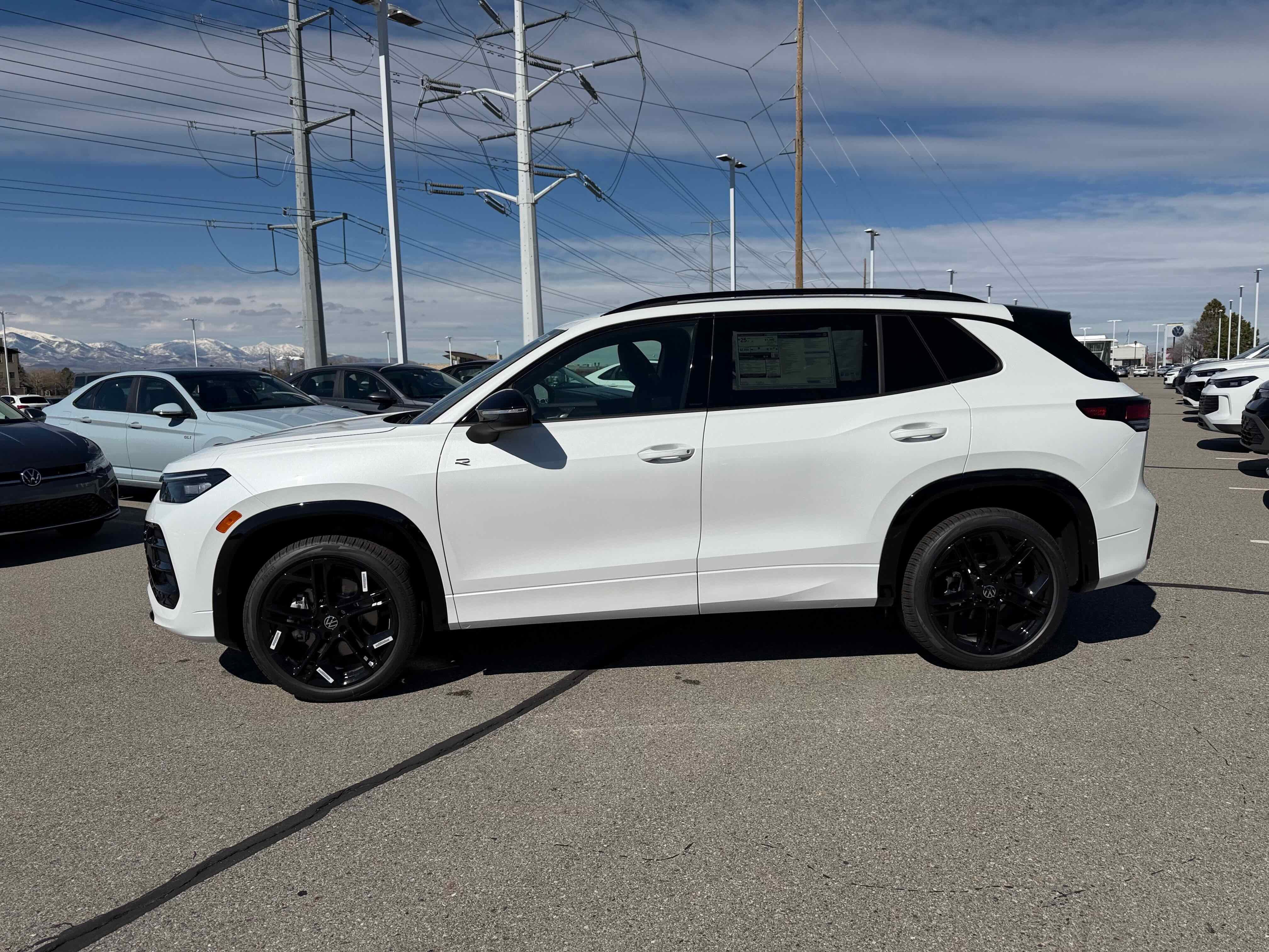 2026 Volkswagen Tiguan SE R-Line Black