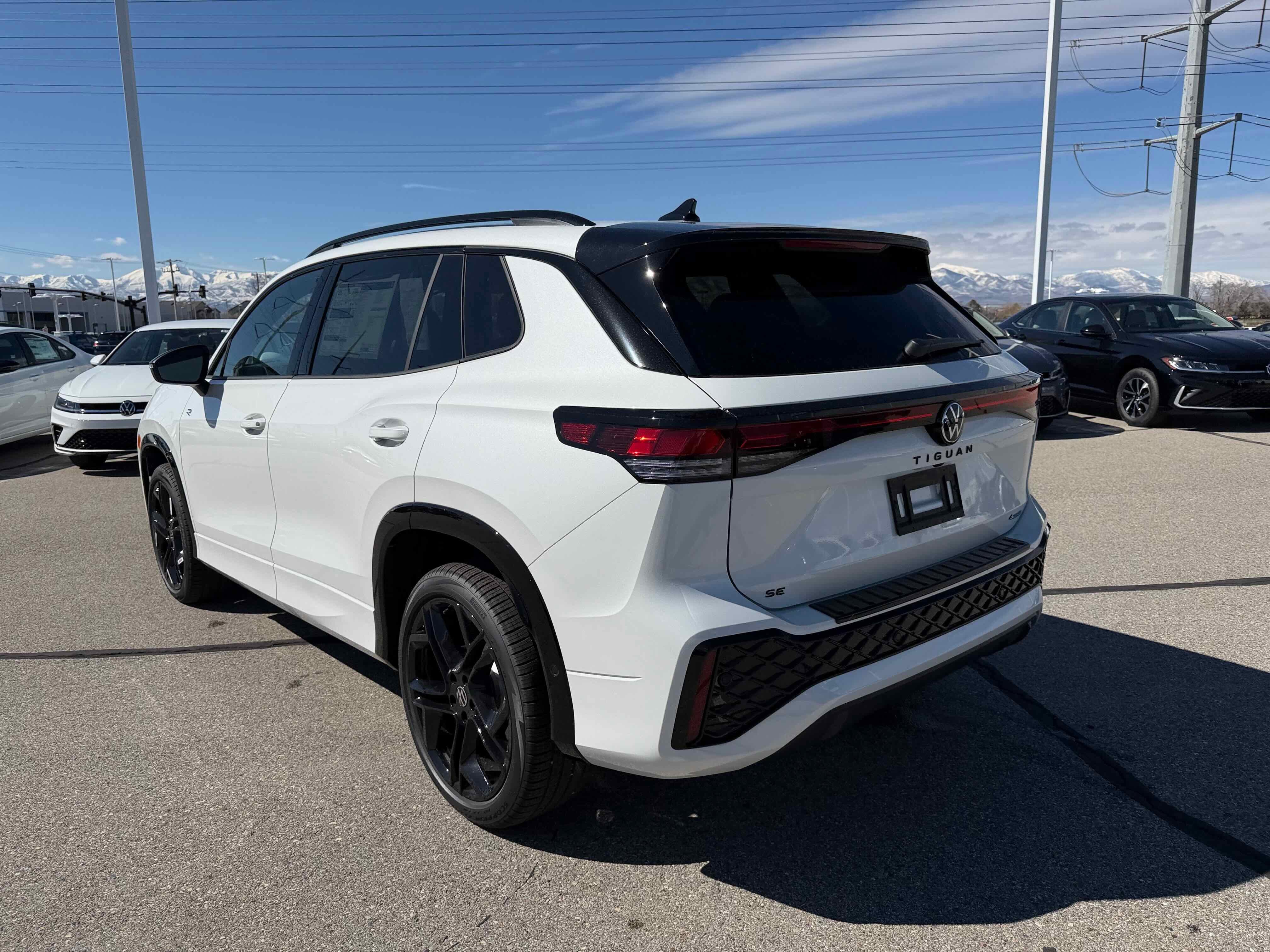 2026 Volkswagen Tiguan SE R-Line Black