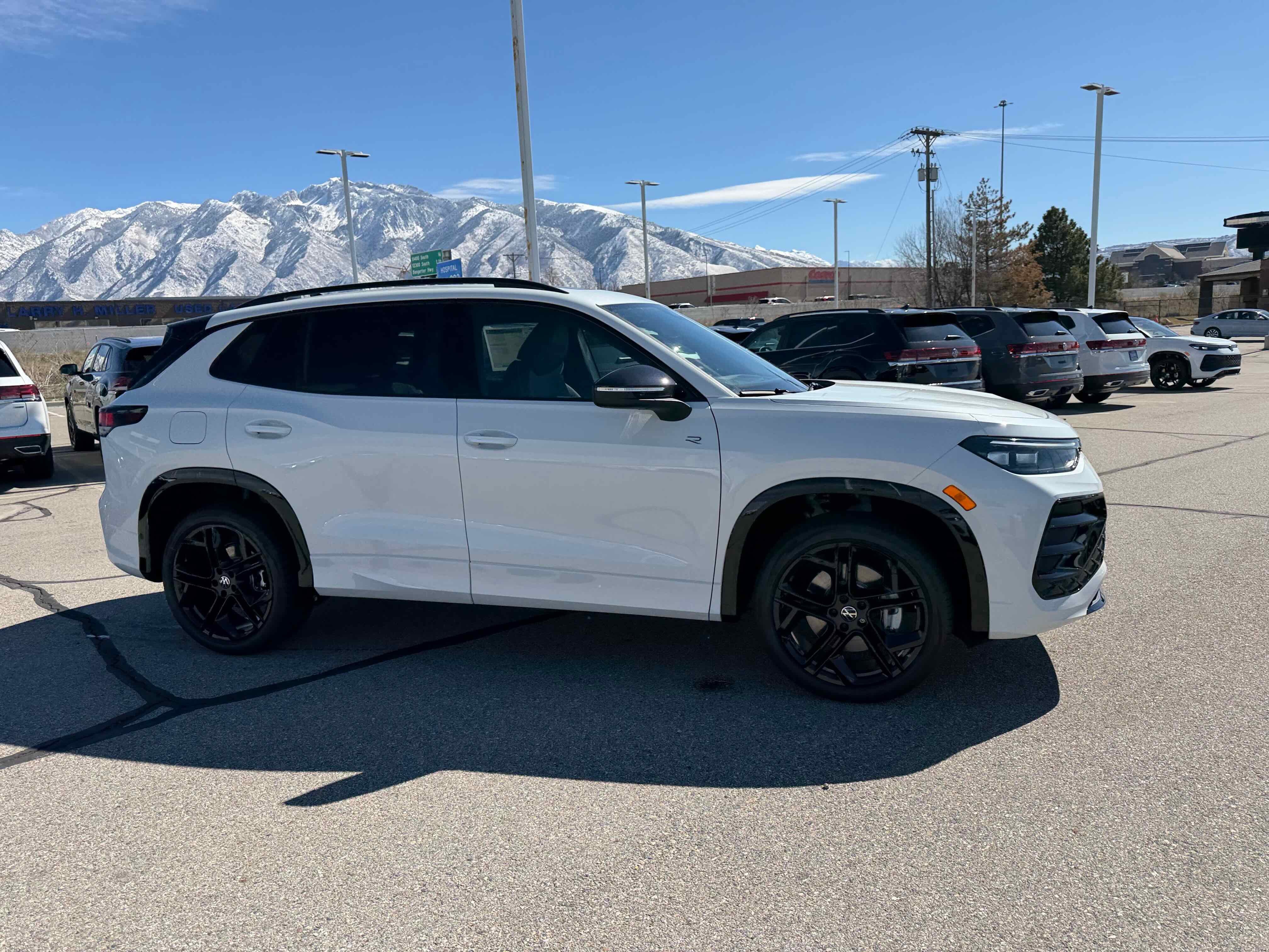 2026 Volkswagen Tiguan SE R-Line Black