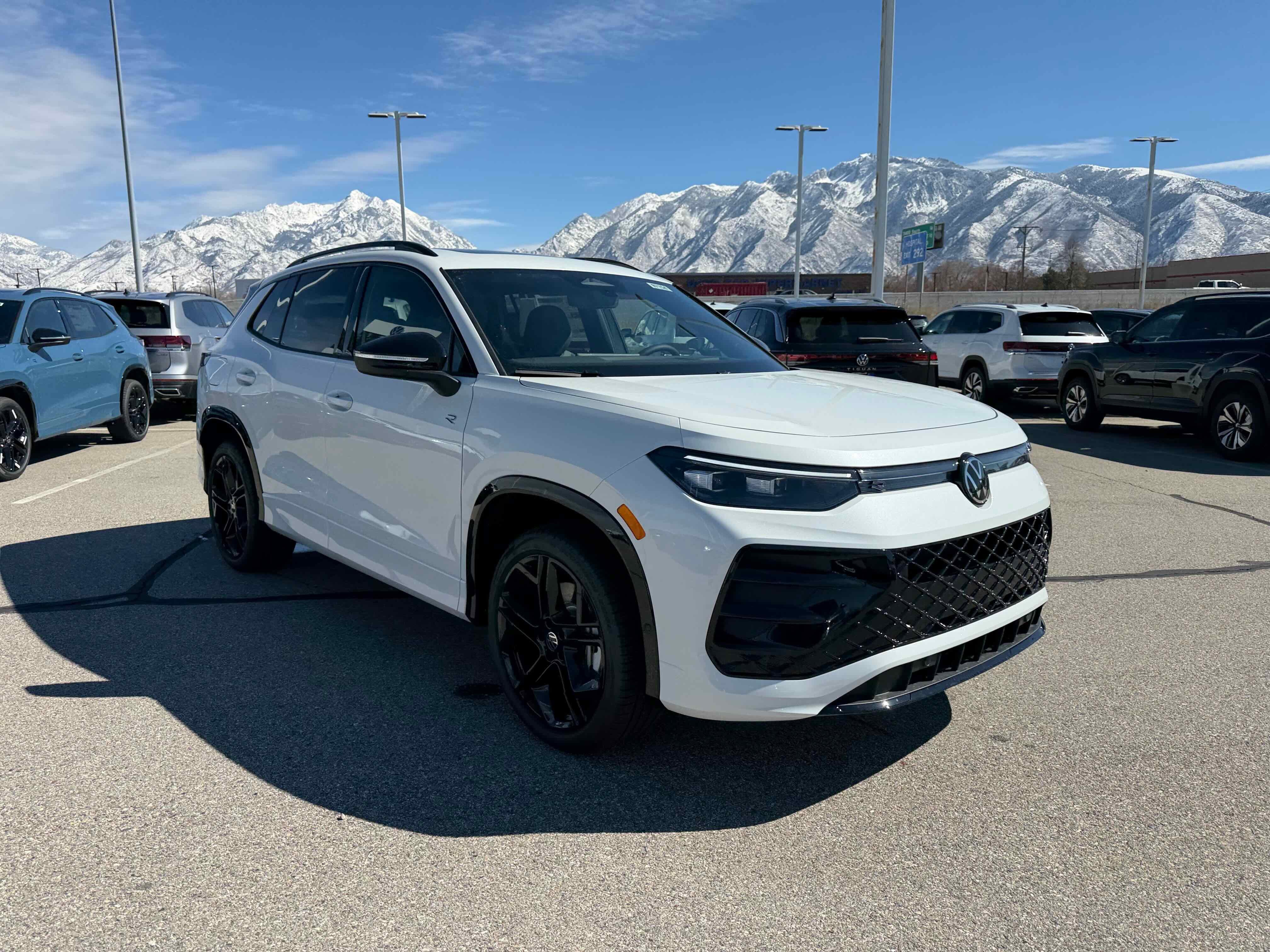 2026 Volkswagen Tiguan SE R-Line Black