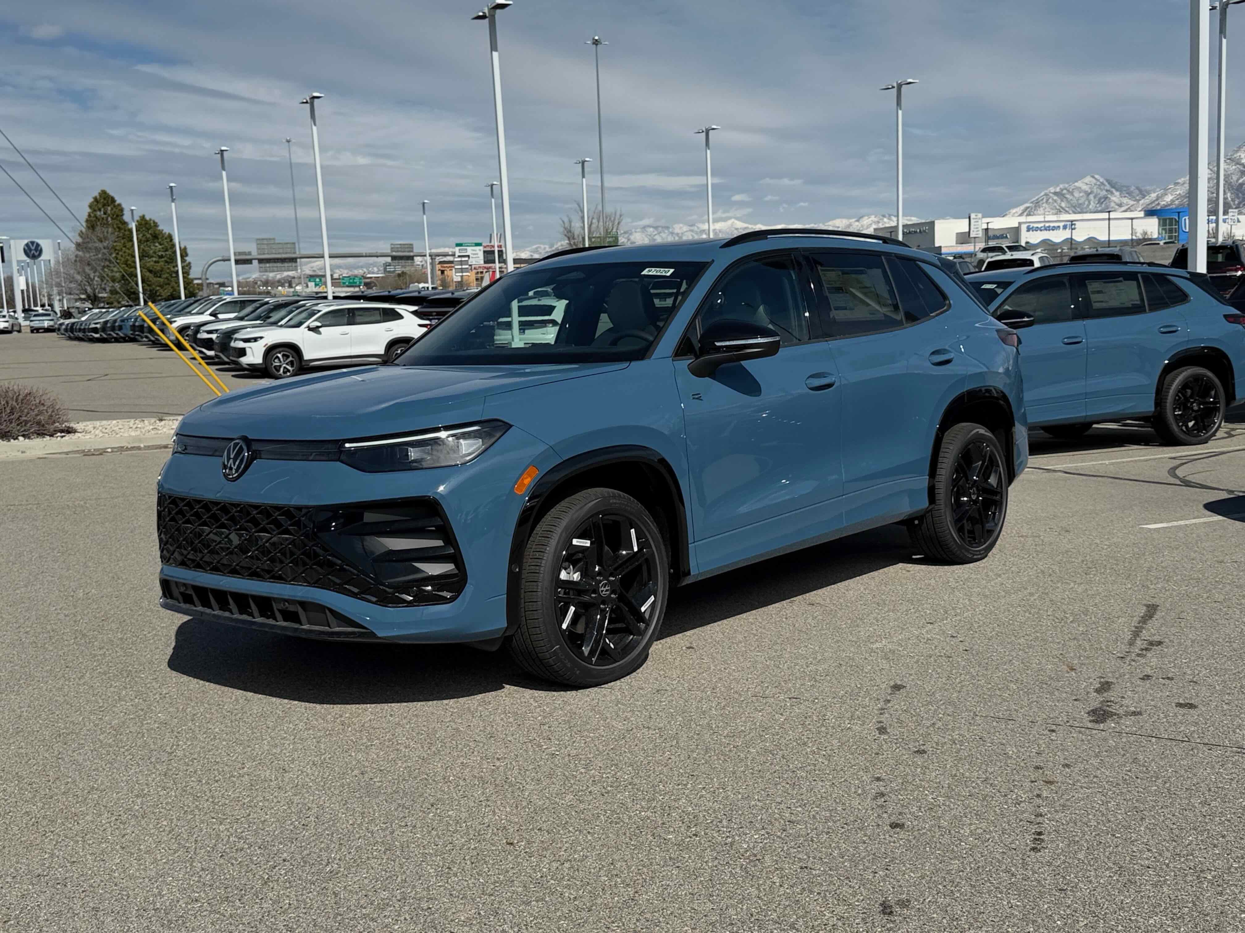 2026 Volkswagen Tiguan SE R-Line Black