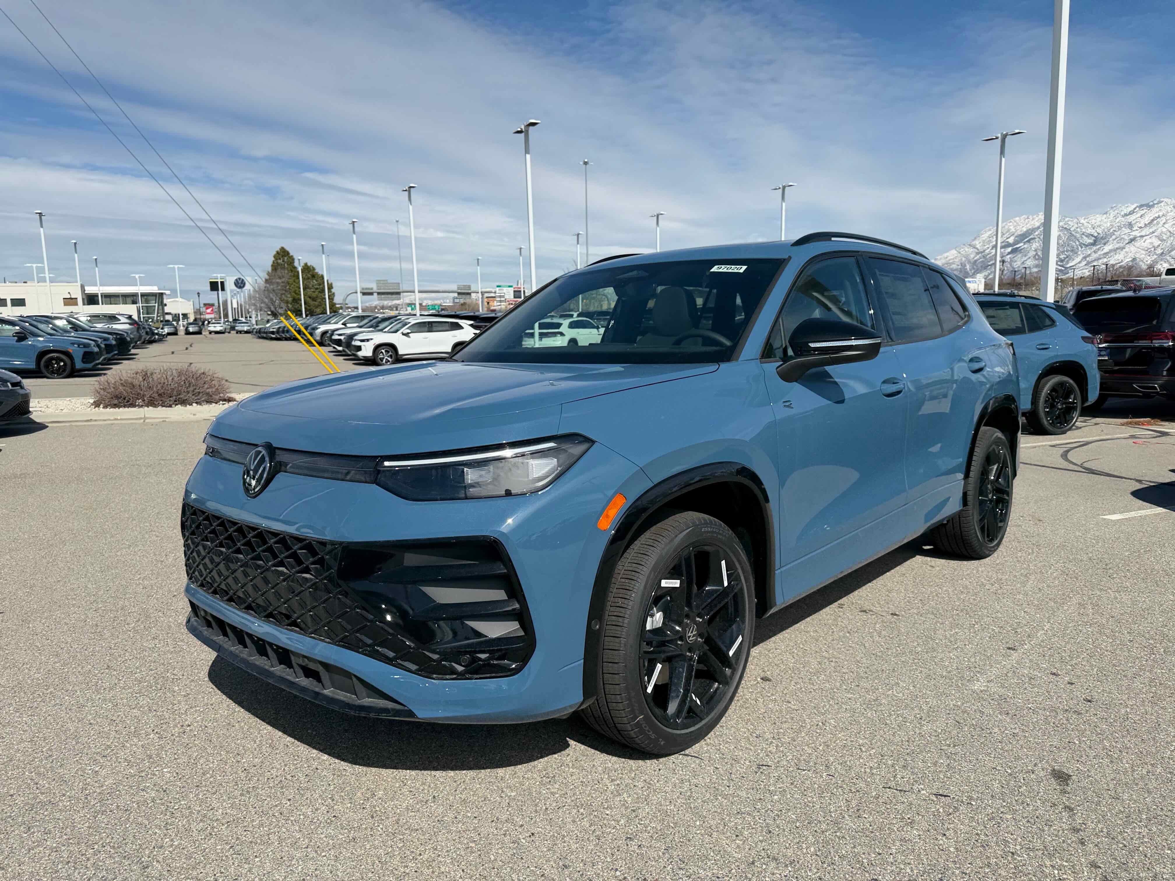 2026 Volkswagen Tiguan SE R-Line Black