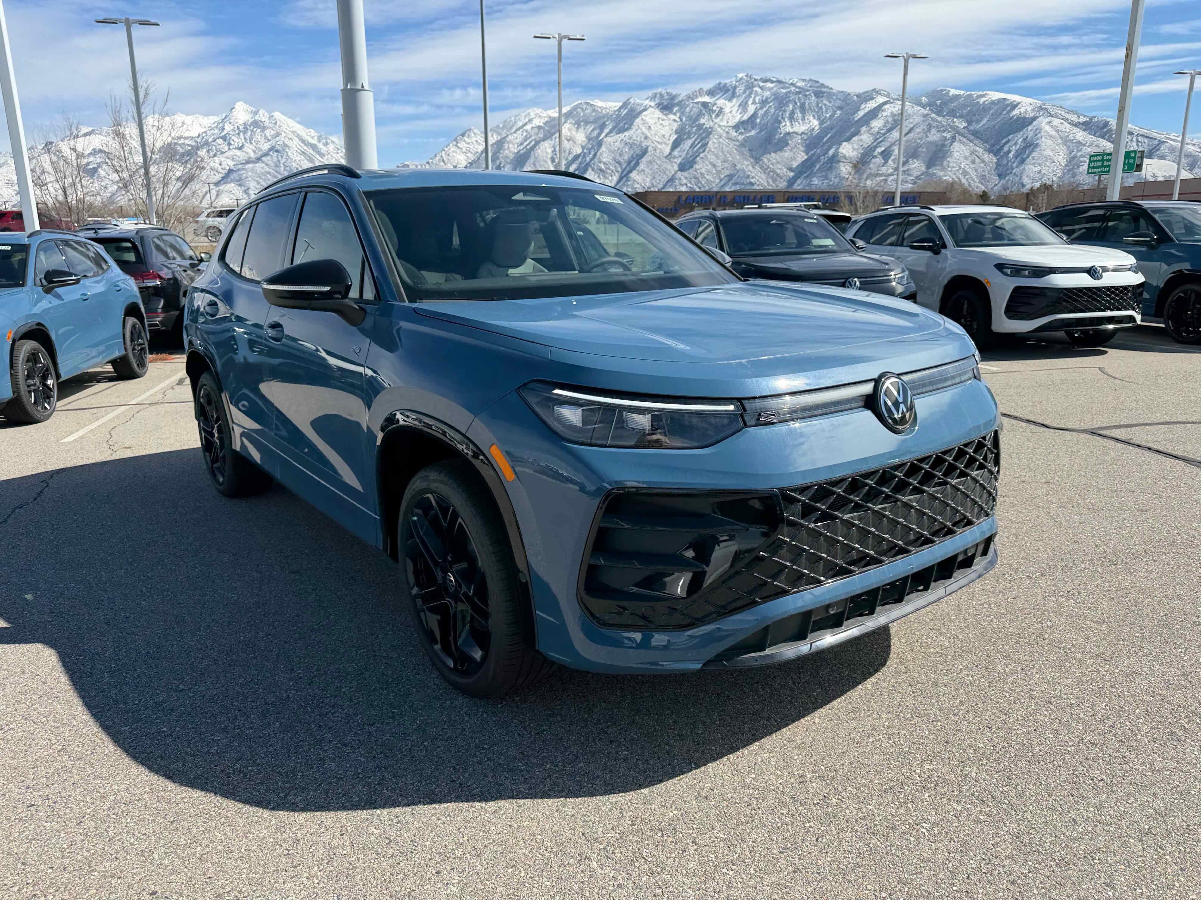 2026 Volkswagen Tiguan SE R-Line Black