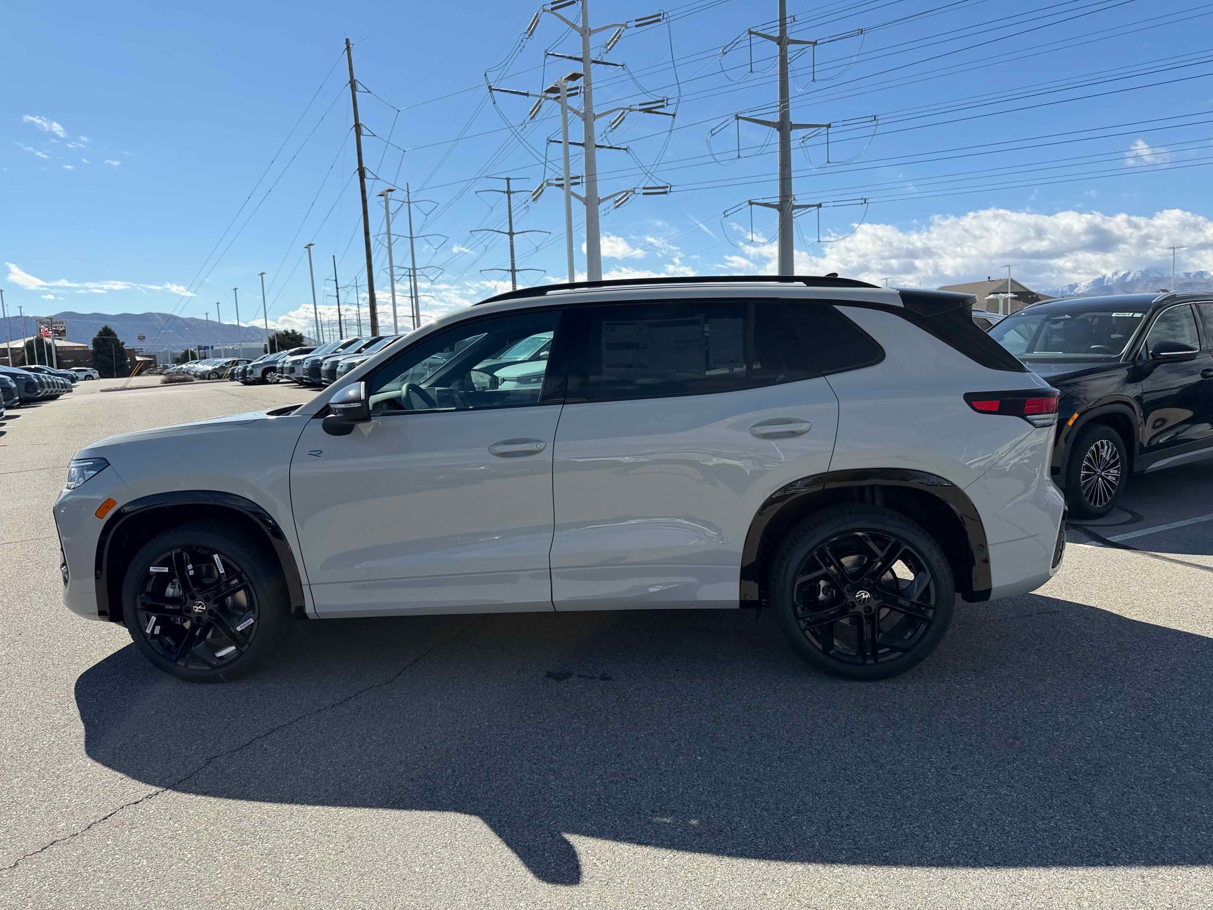 2026 Volkswagen Tiguan SE R-Line Black