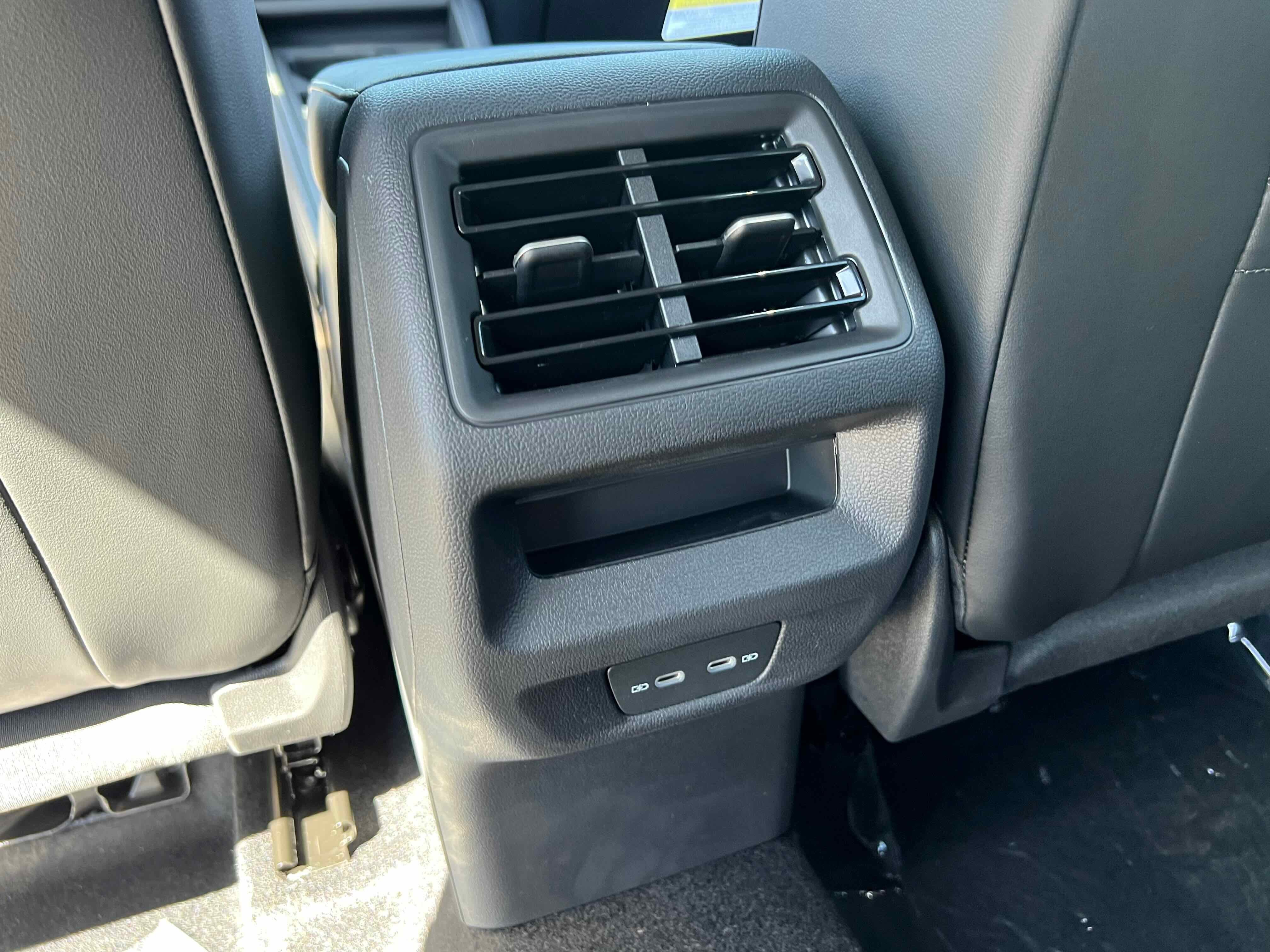 2025 Volkswagen Tiguan SE R-Line Black