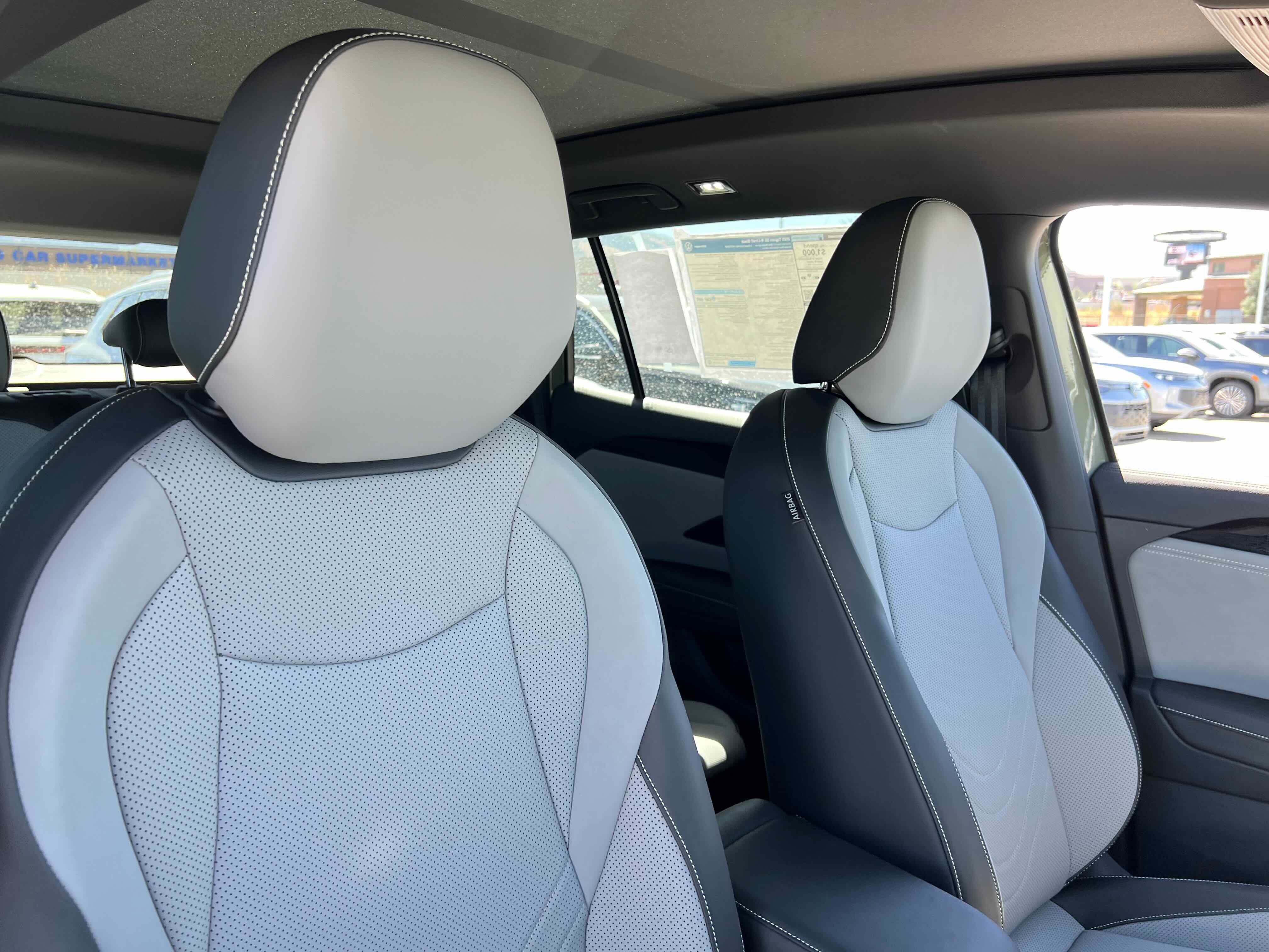 2025 Volkswagen Tiguan SE R-Line Black