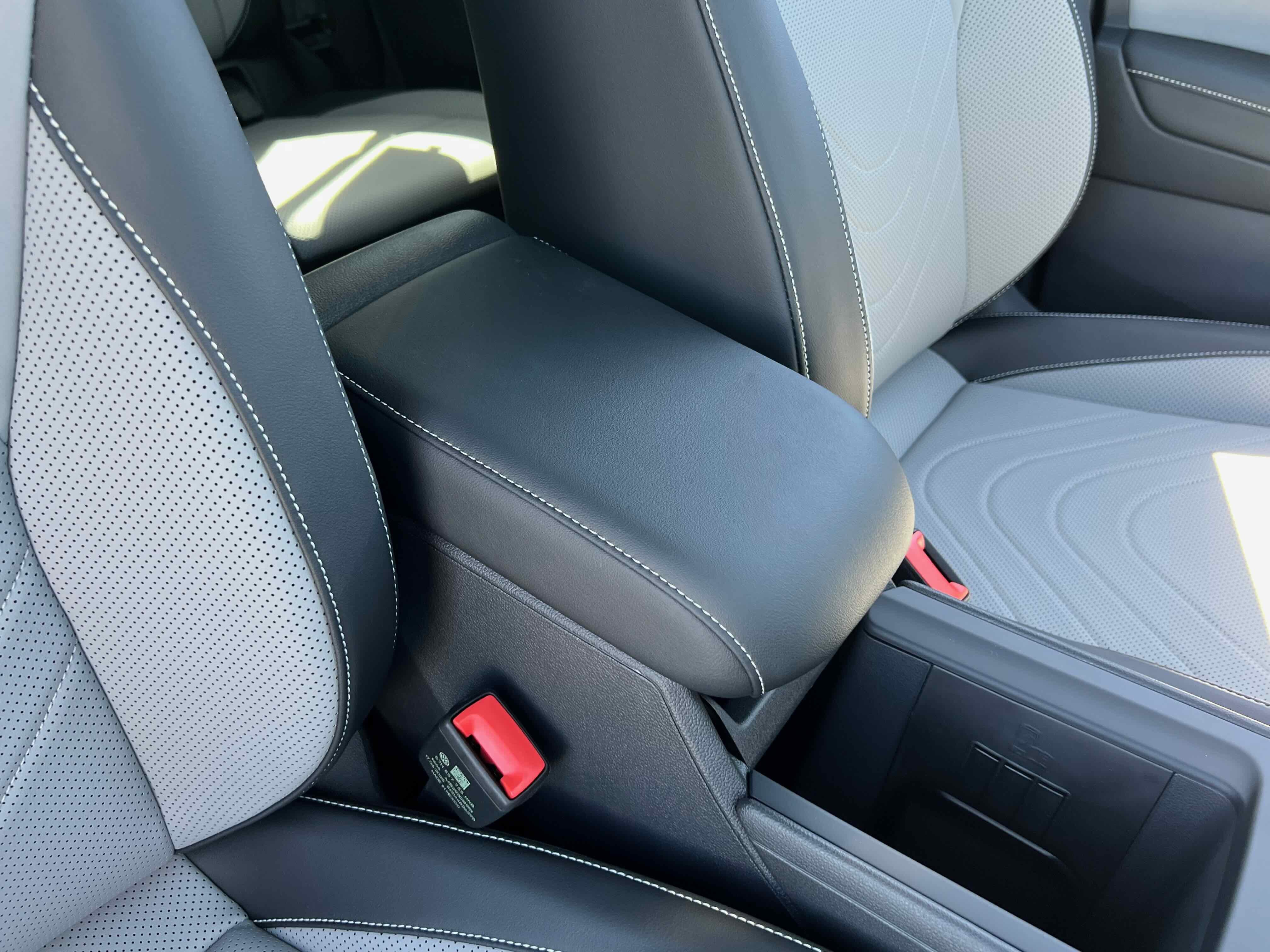 2025 Volkswagen Tiguan SE R-Line Black