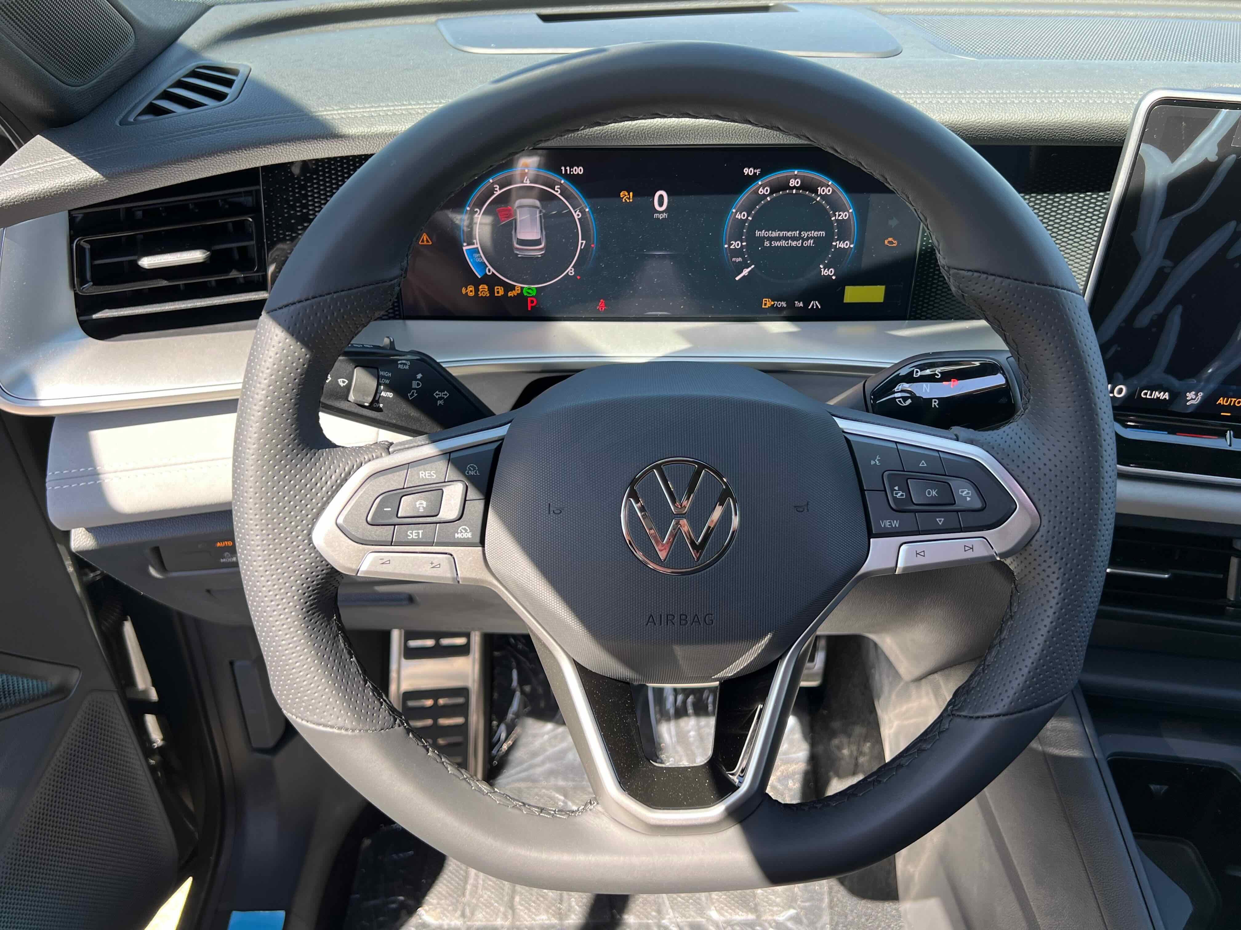 2025 Volkswagen Tiguan SE R-Line Black