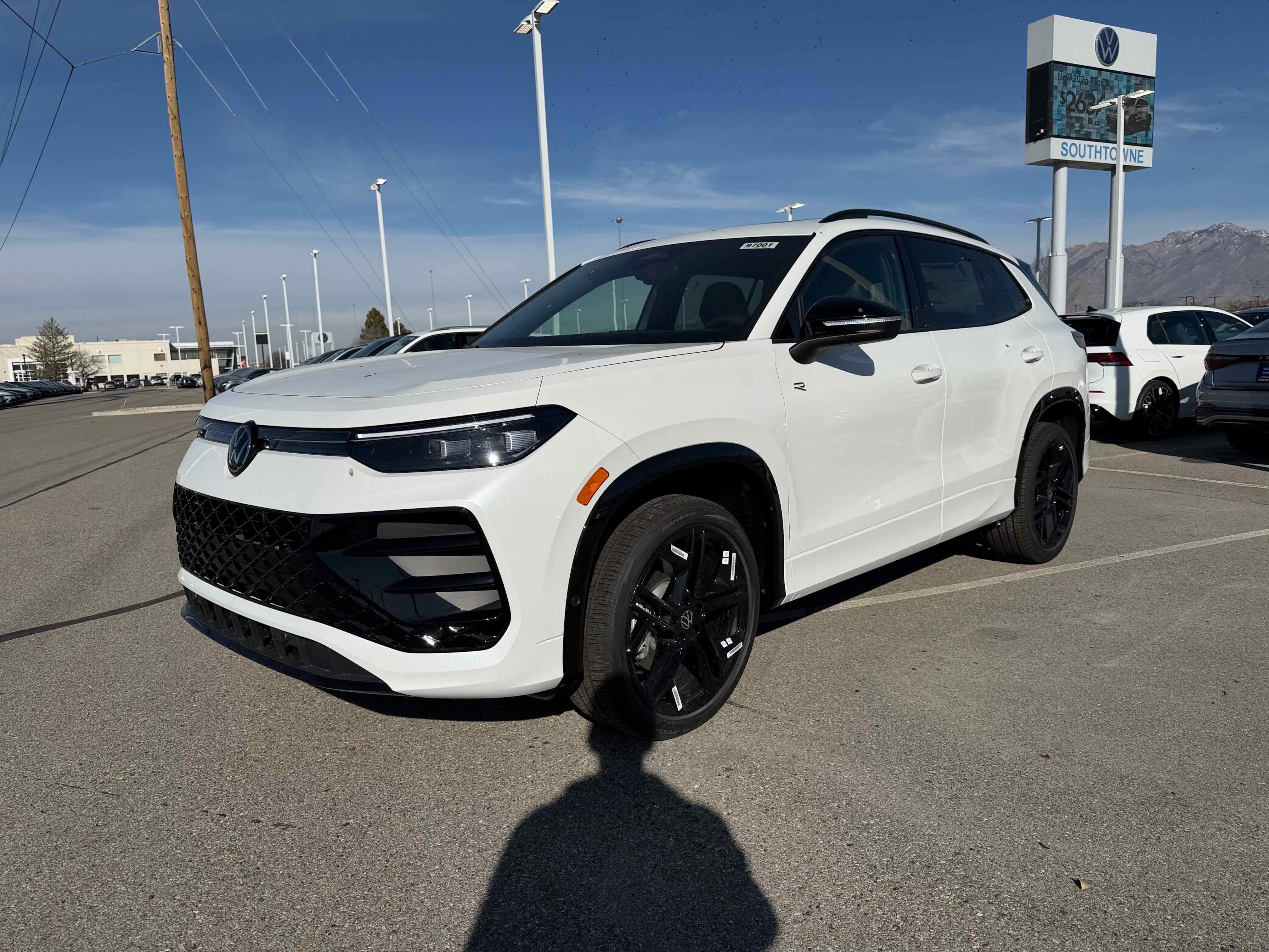 2026 Volkswagen Tiguan SE R-Line Black