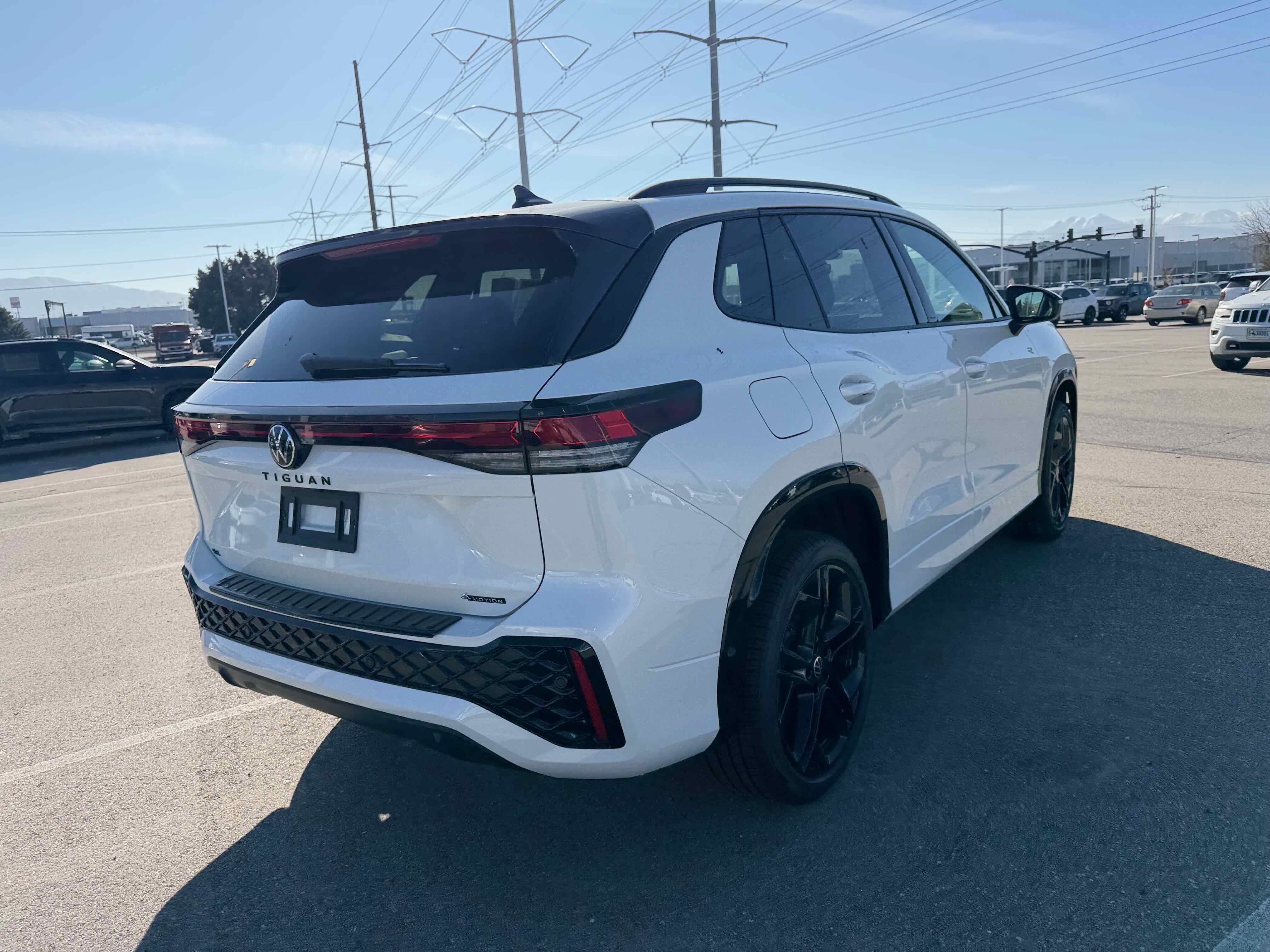 2026 Volkswagen Tiguan SE R-Line Black