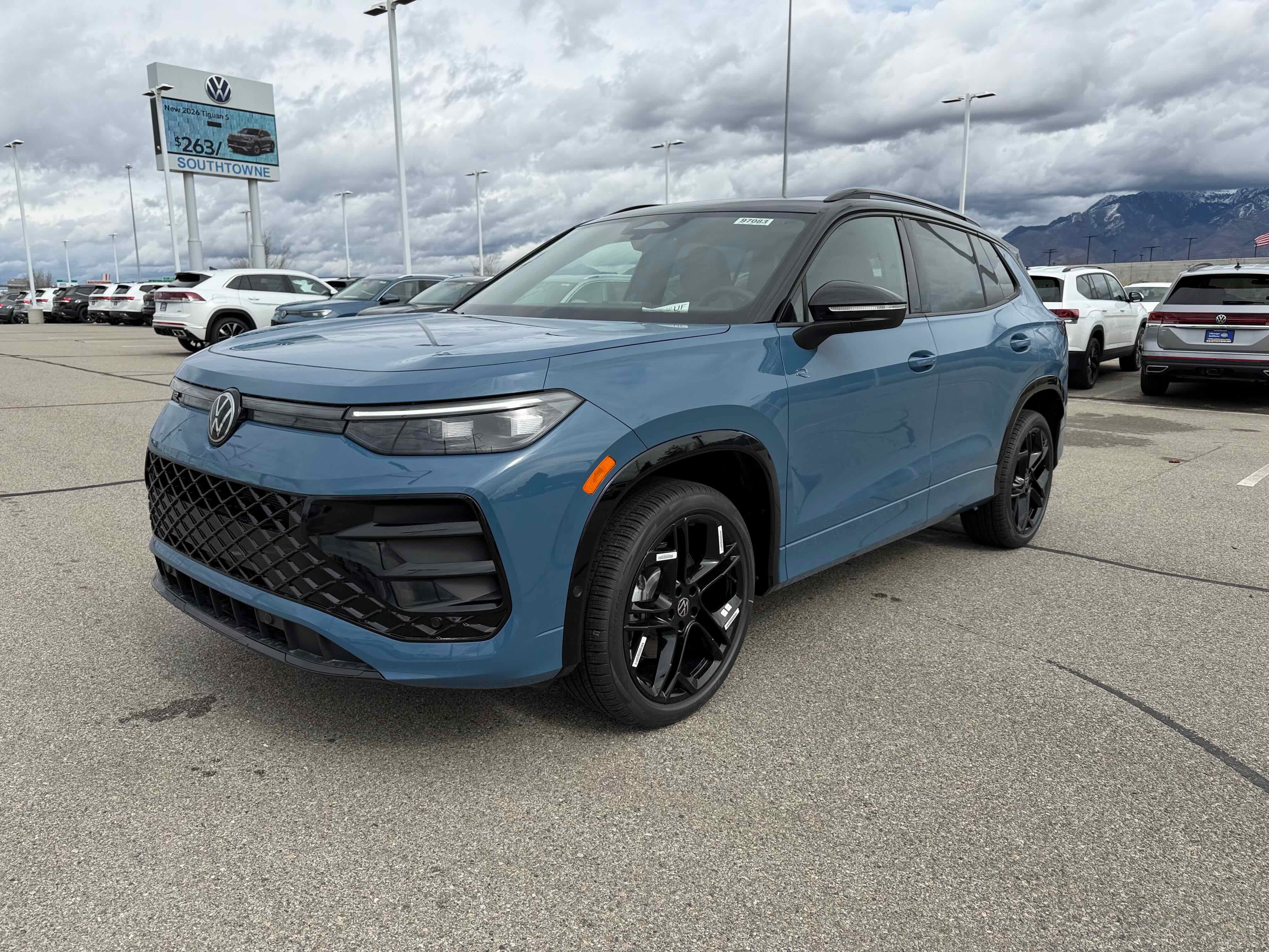 2026 Volkswagen Tiguan SE R-Line Black