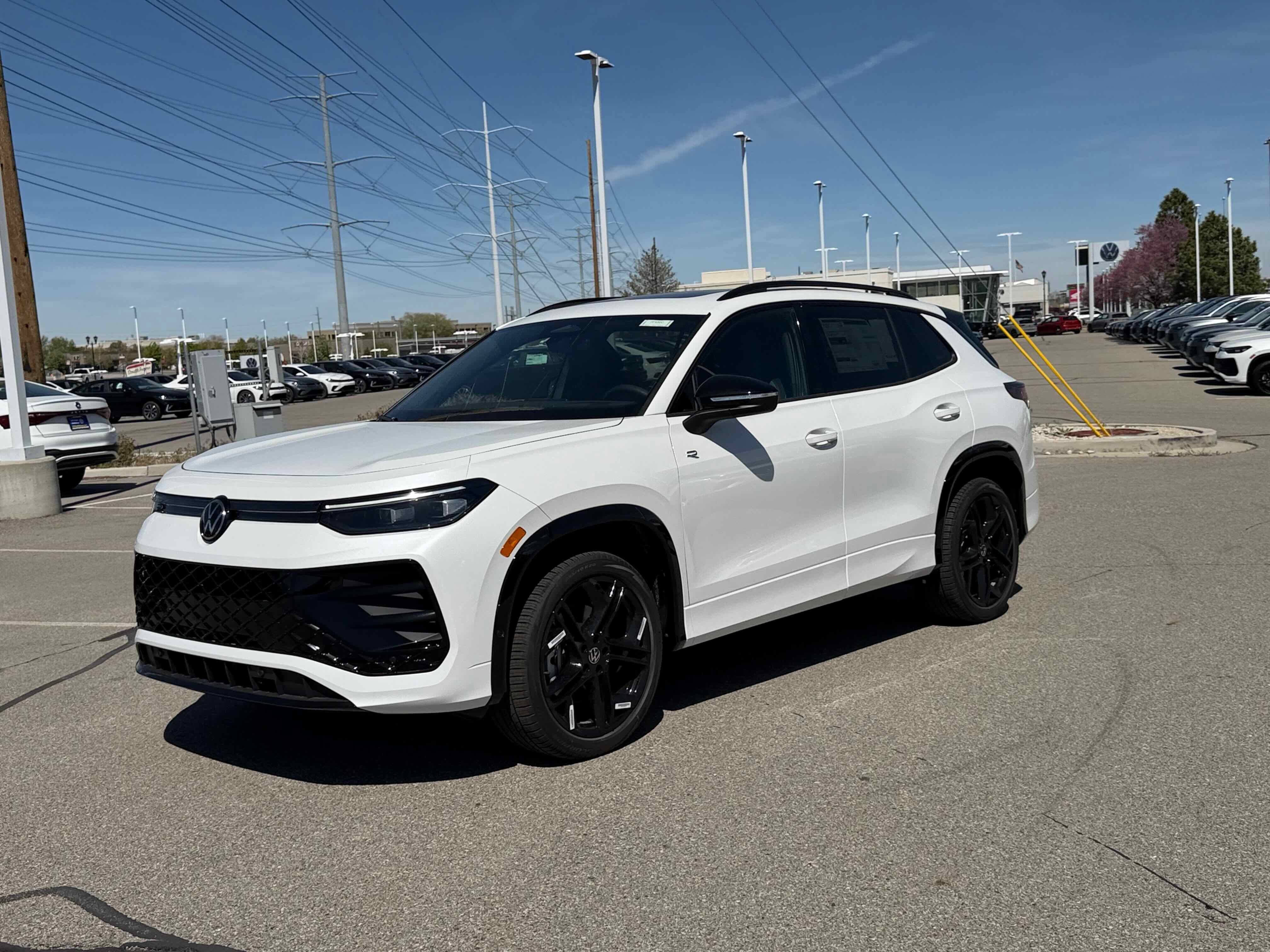 2026 Volkswagen Tiguan SE R-Line Black