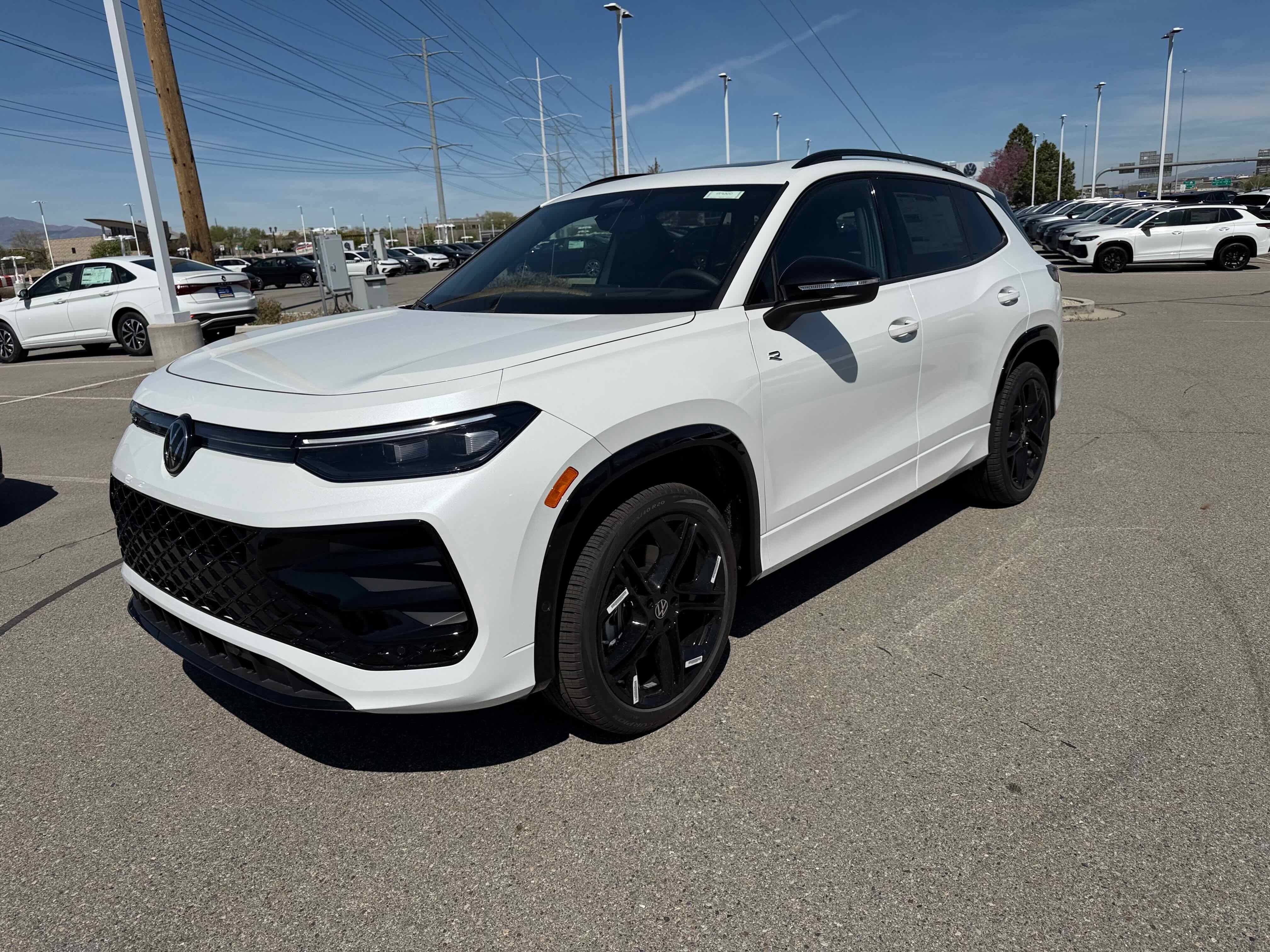 2026 Volkswagen Tiguan SE R-Line Black