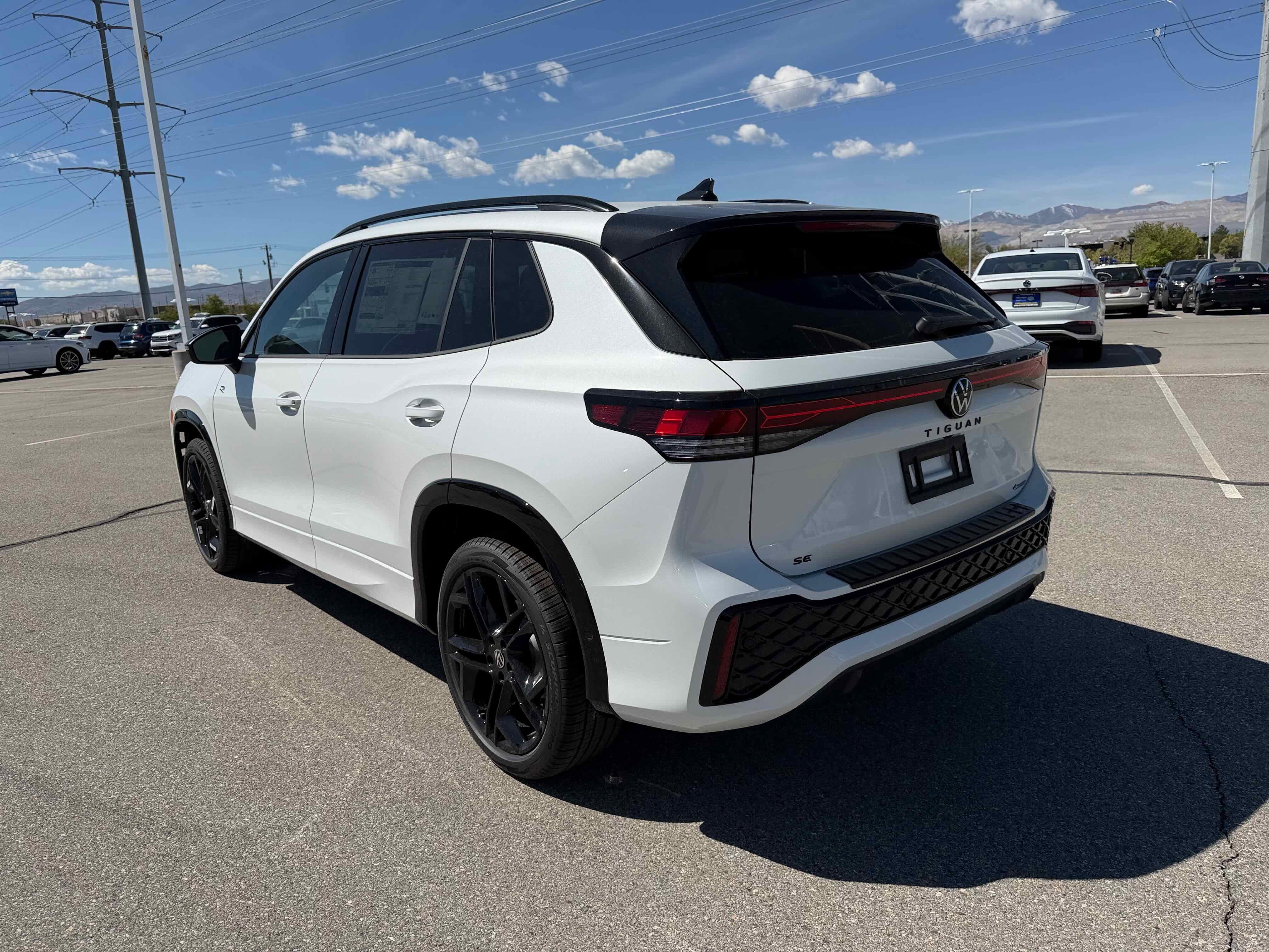 2026 Volkswagen Tiguan SE R-Line Black