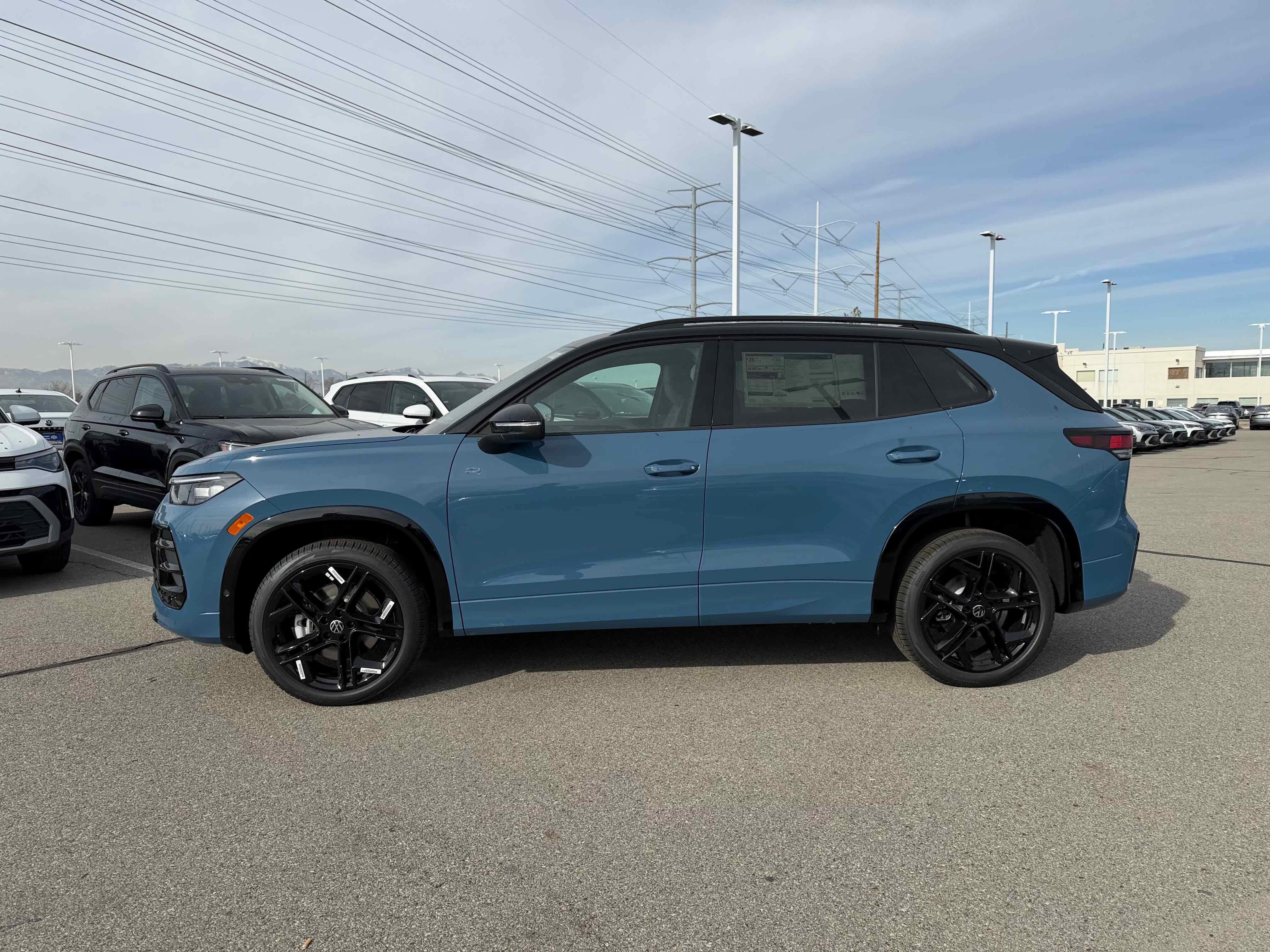 2026 Volkswagen Tiguan SE R-Line Black