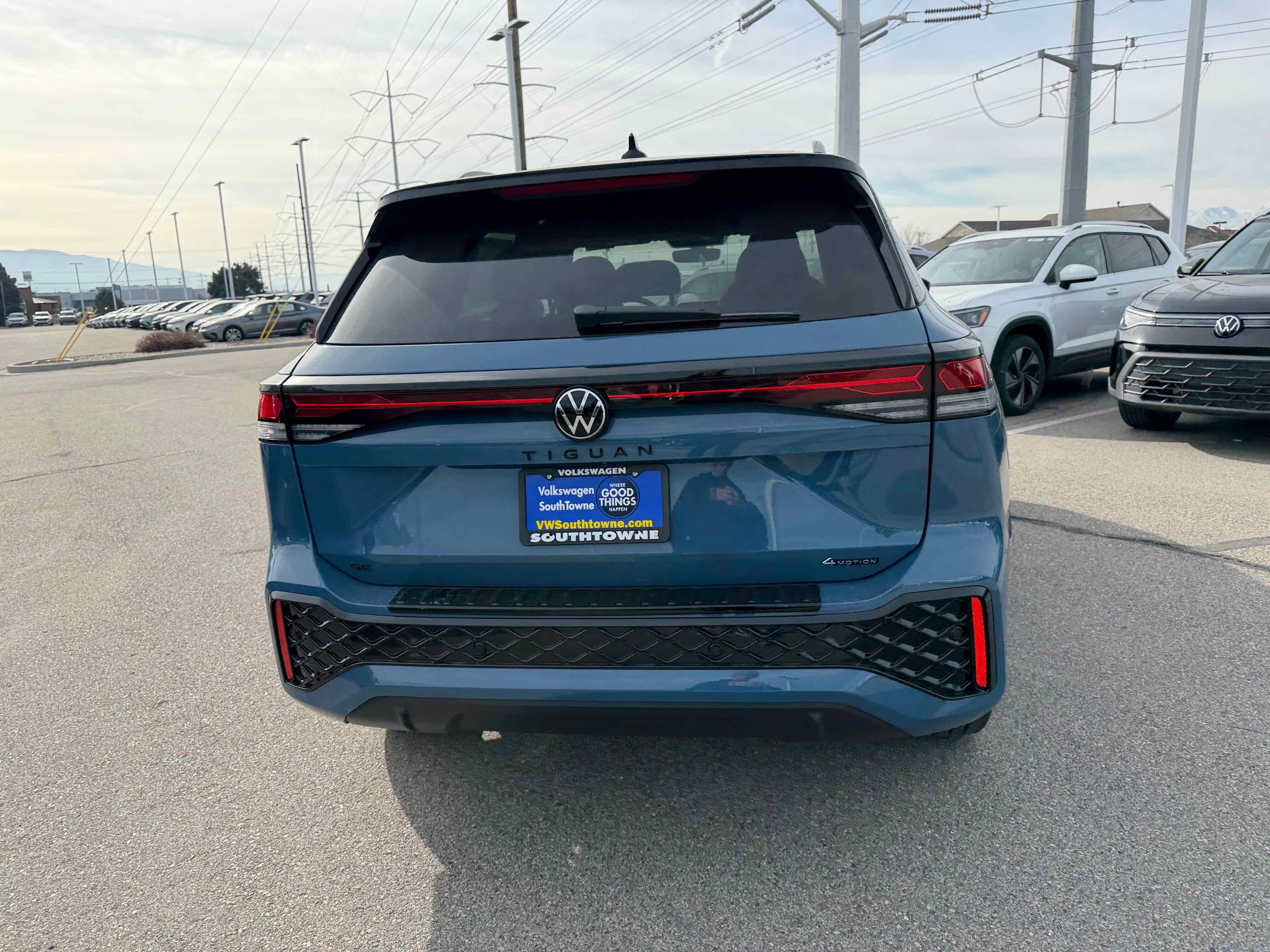 2026 Volkswagen Tiguan SE R-Line Black