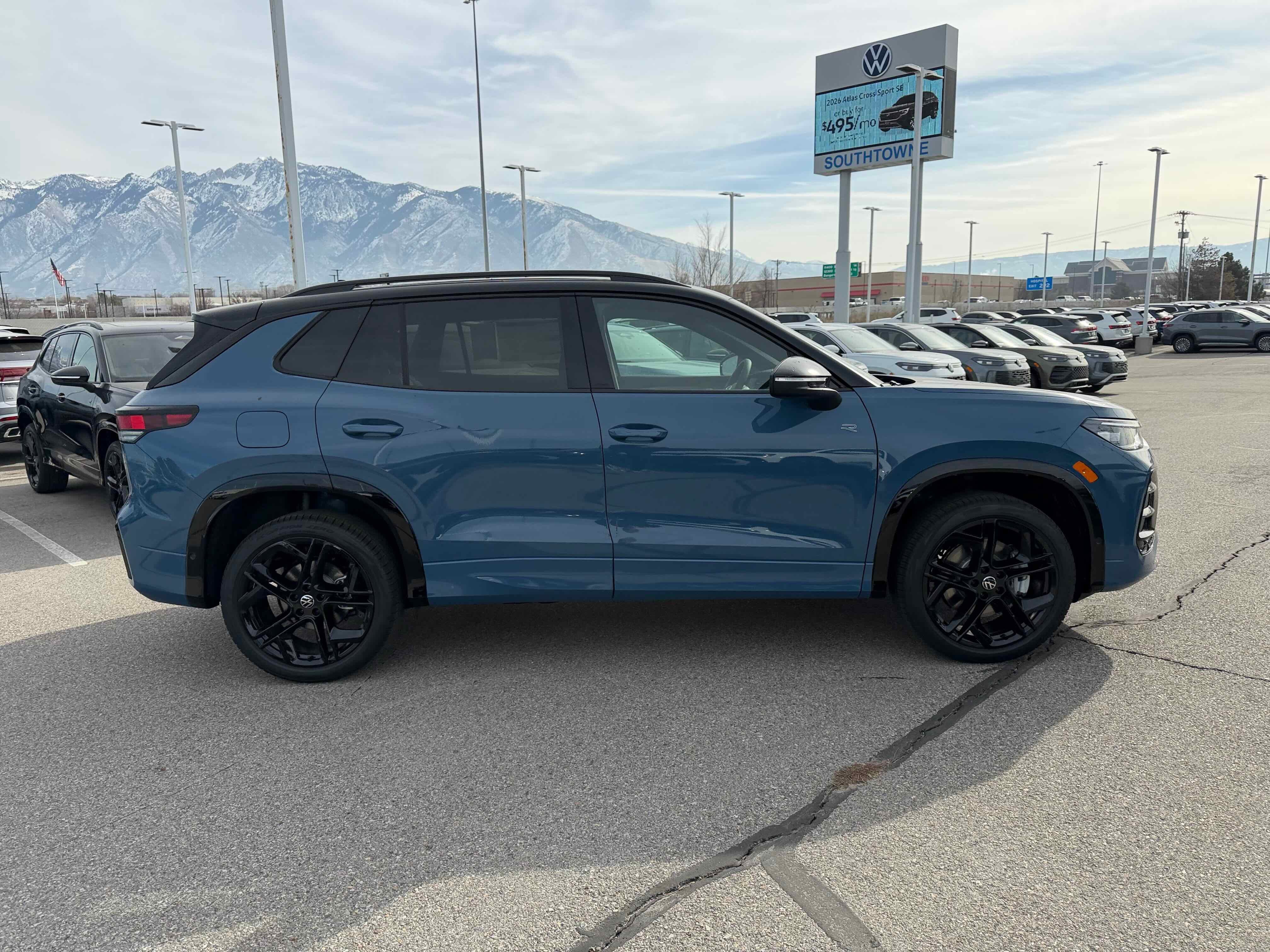 2026 Volkswagen Tiguan SE R-Line Black