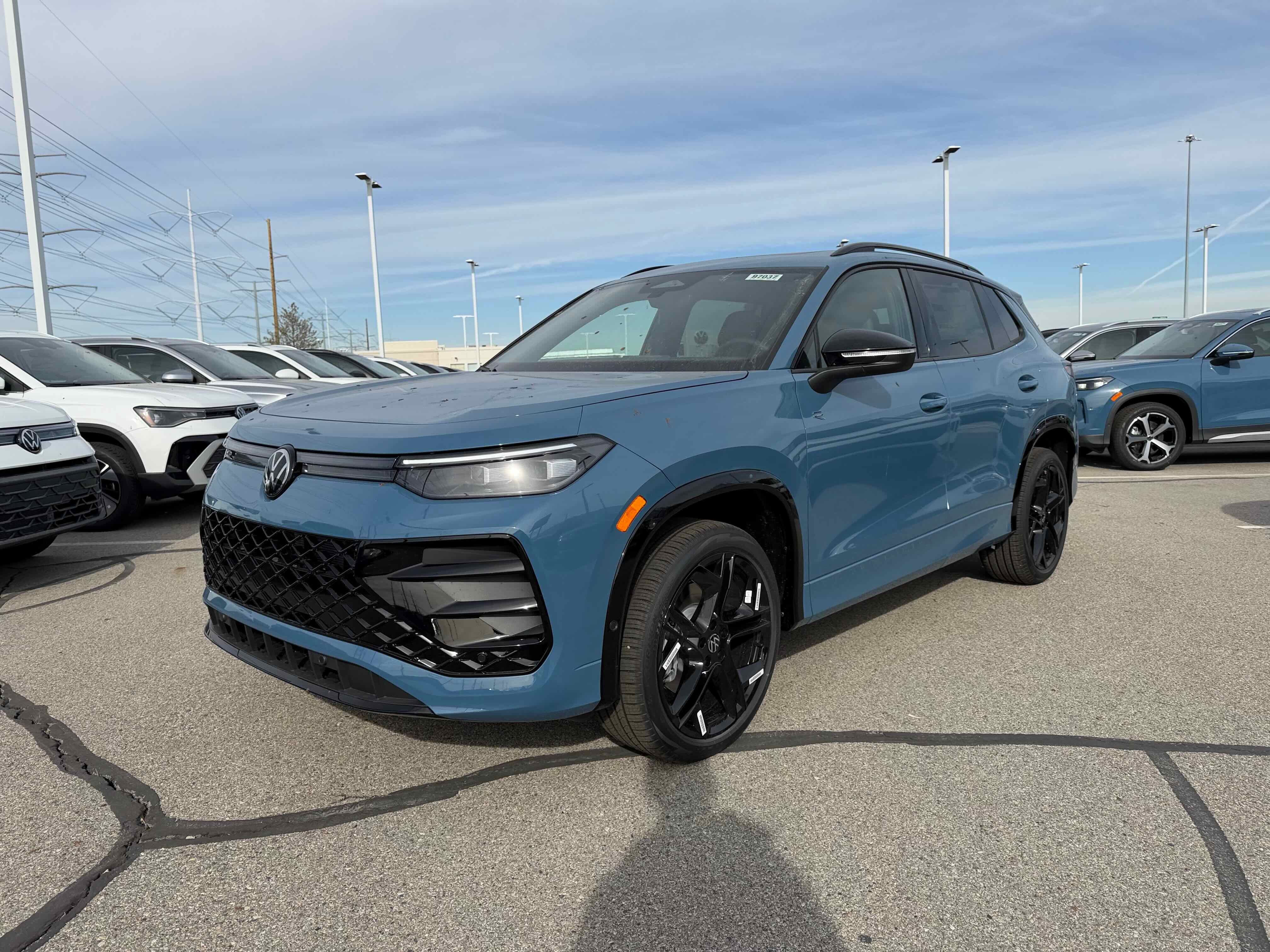 2026 Volkswagen Tiguan SE R-Line Black