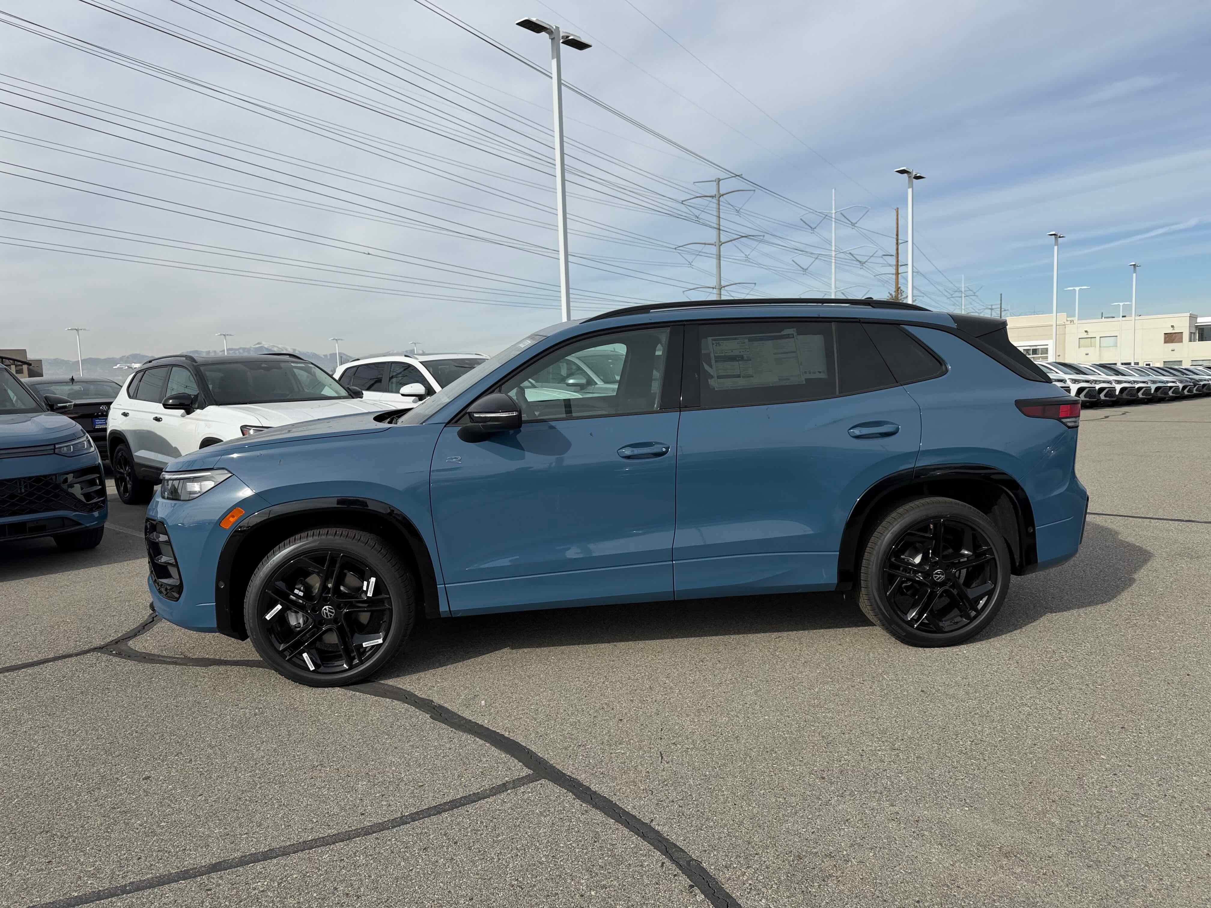 2026 Volkswagen Tiguan SE R-Line Black
