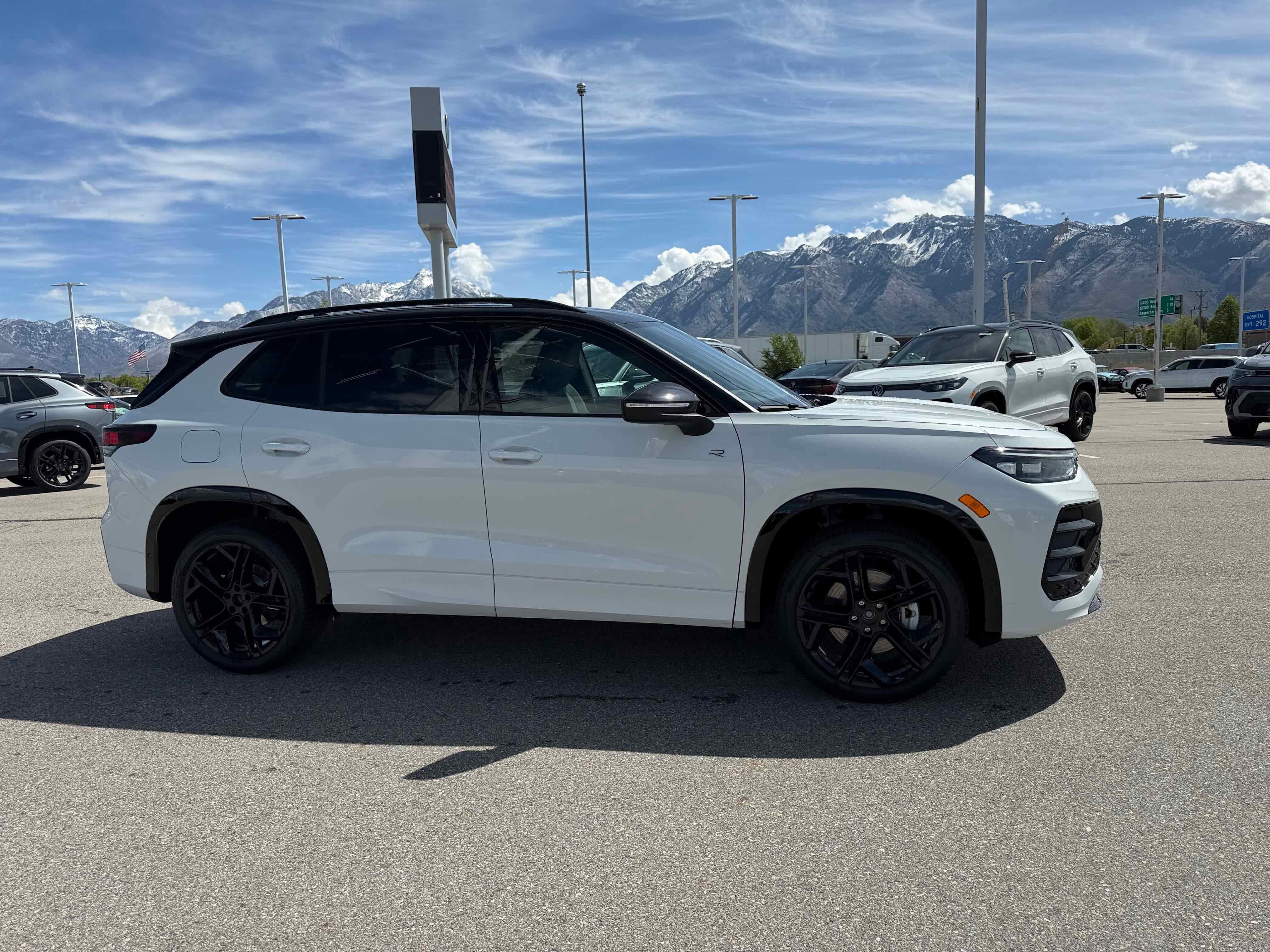 2026 Volkswagen Tiguan SE R-Line Black