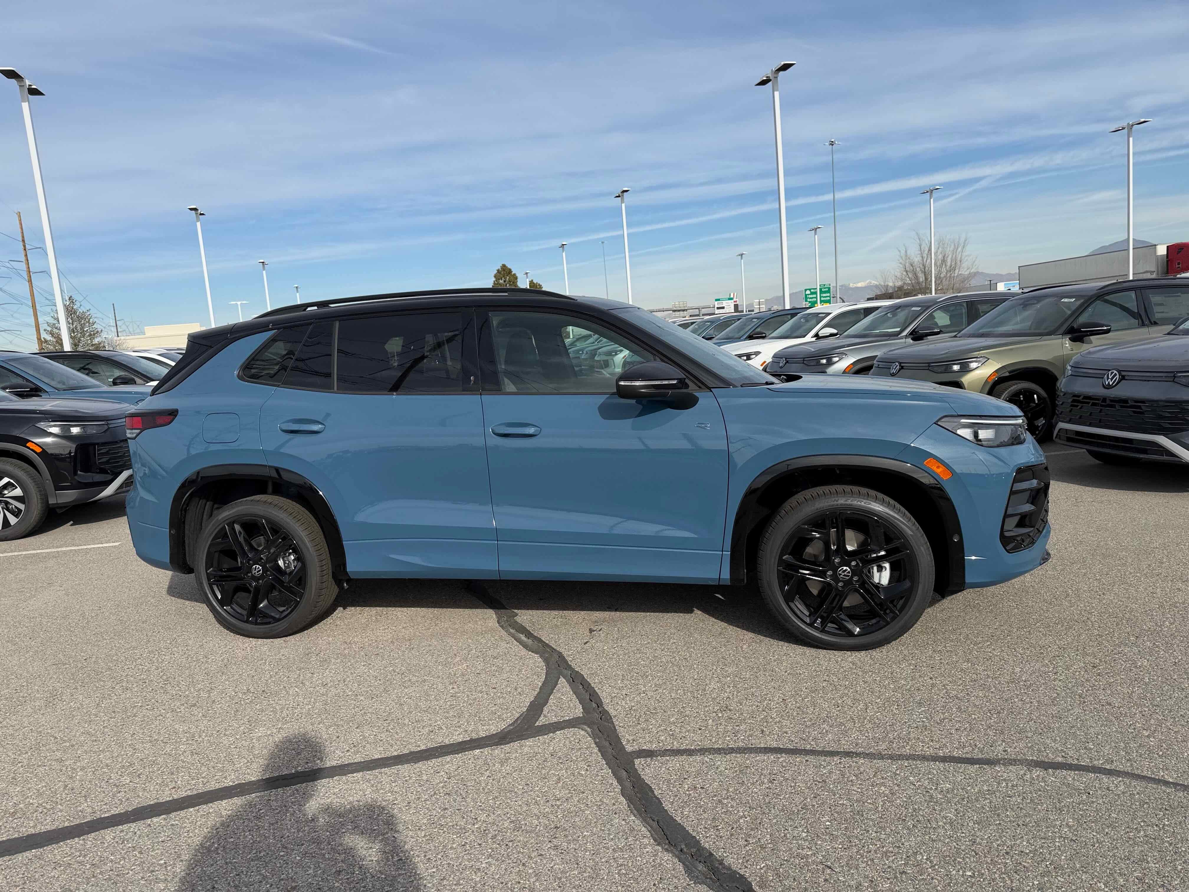 2026 Volkswagen Tiguan SE R-Line Black