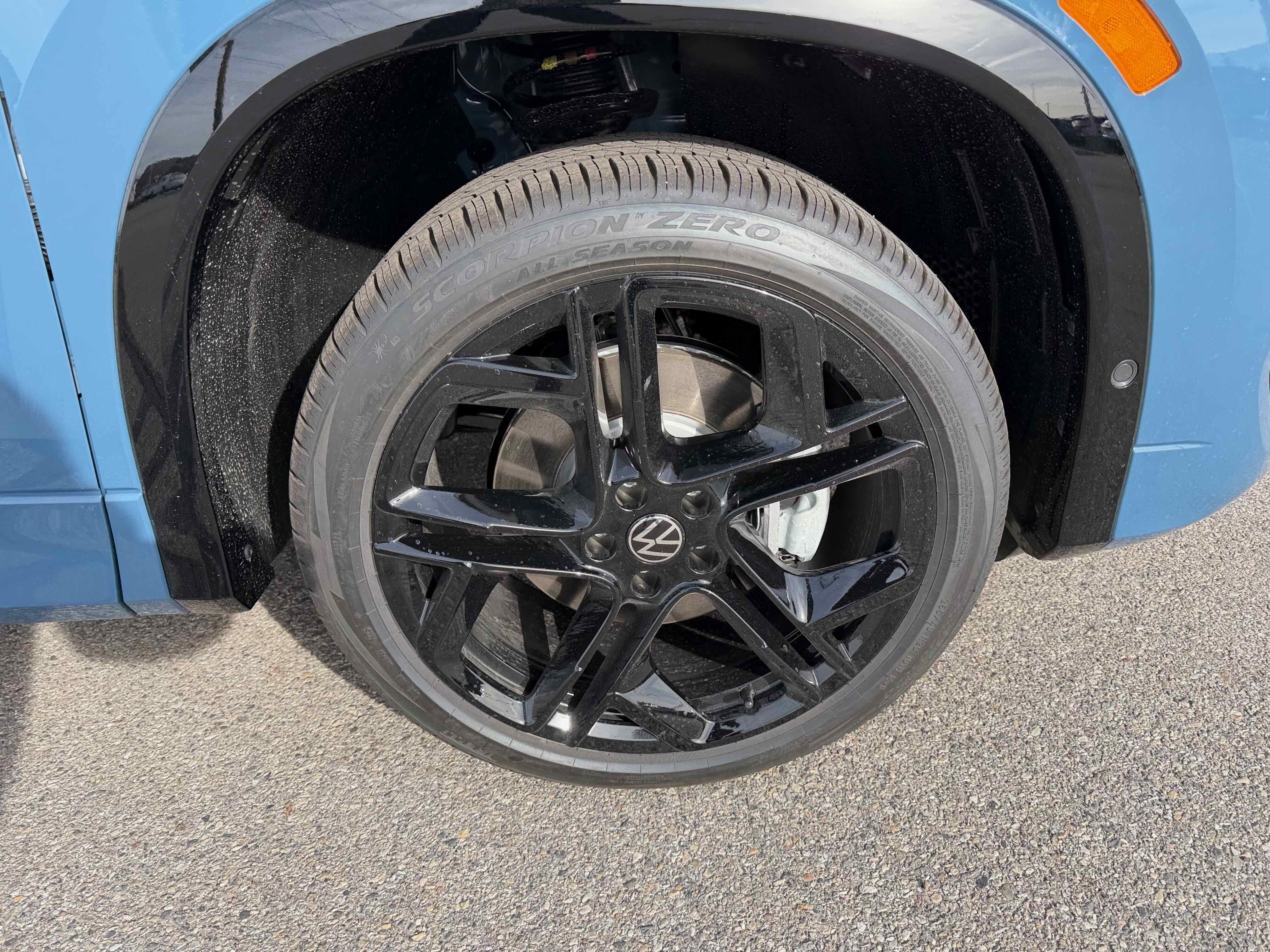 2026 Volkswagen Tiguan SE R-Line Black