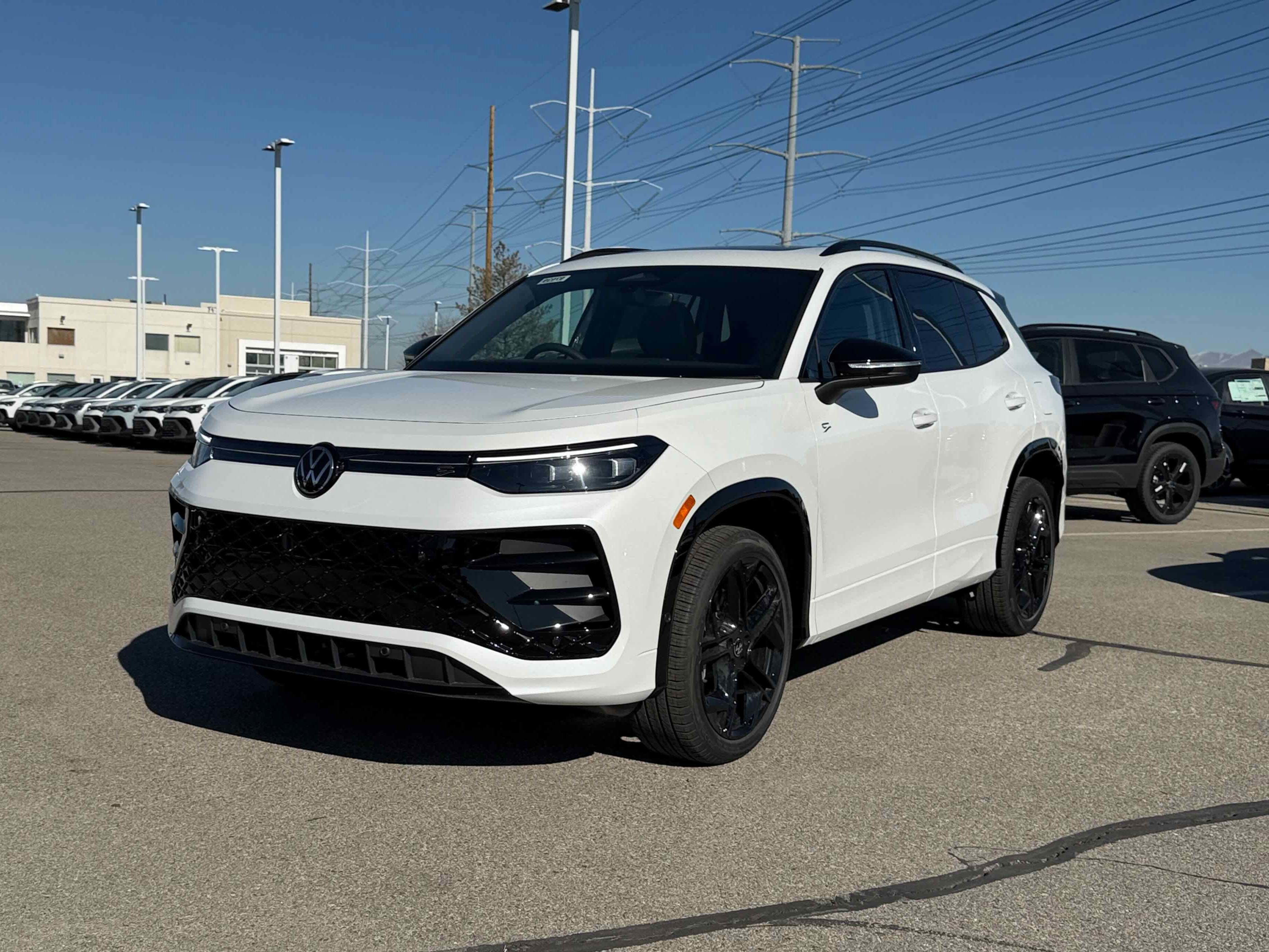 2026 Volkswagen Tiguan SE R-Line Black