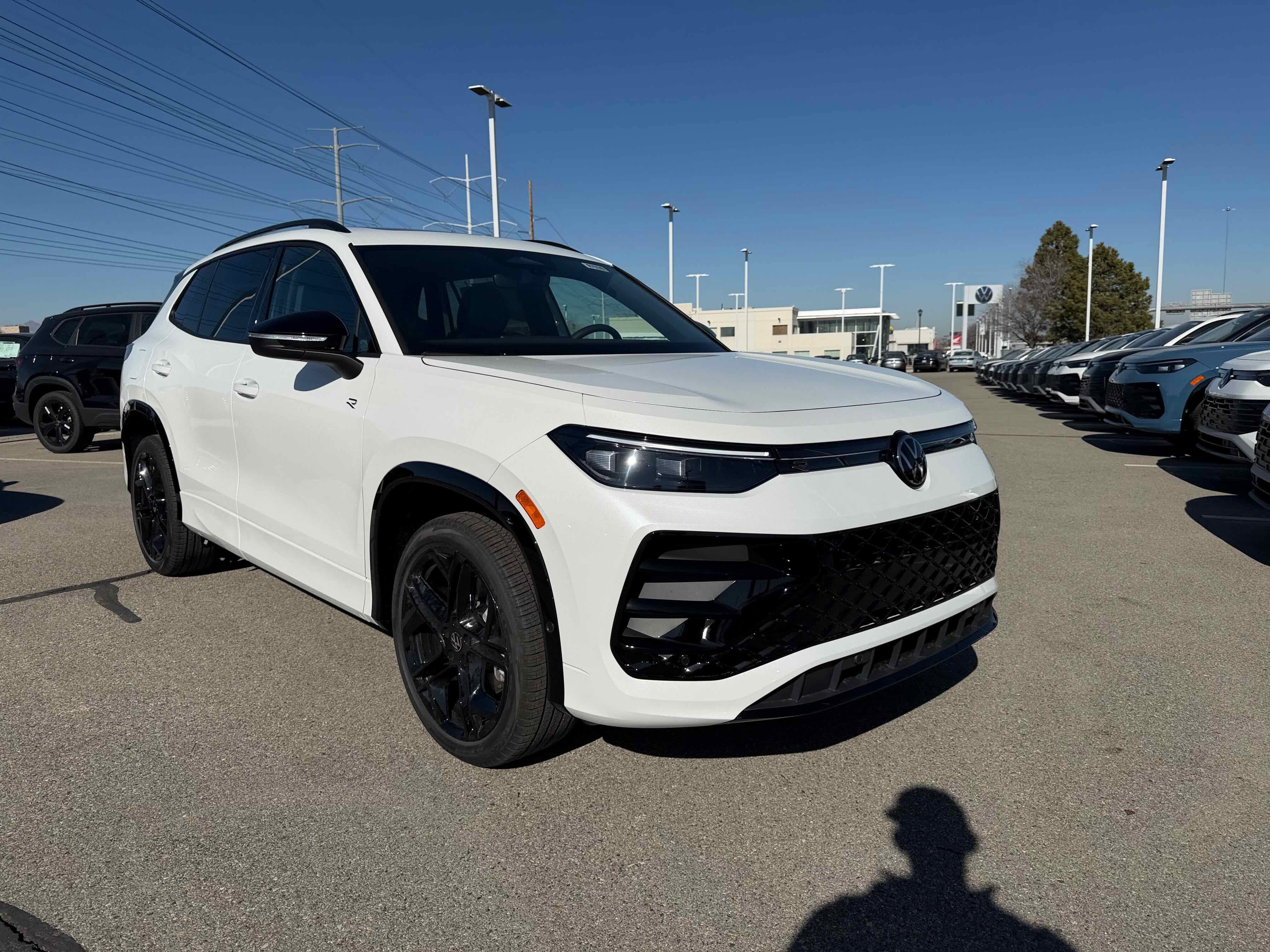 2026 Volkswagen Tiguan SE R-Line Black