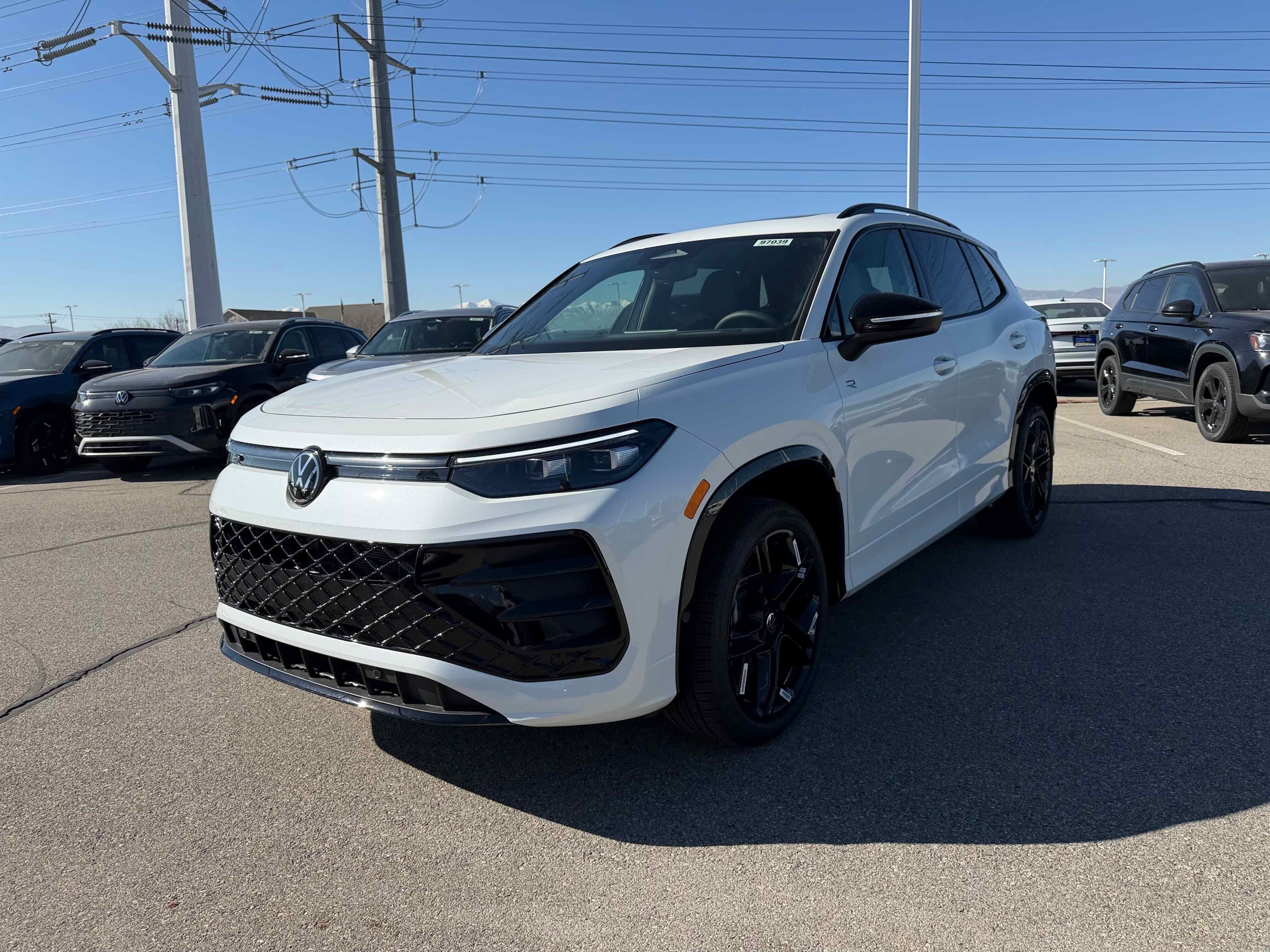 2026 Volkswagen Tiguan SE R-Line Black