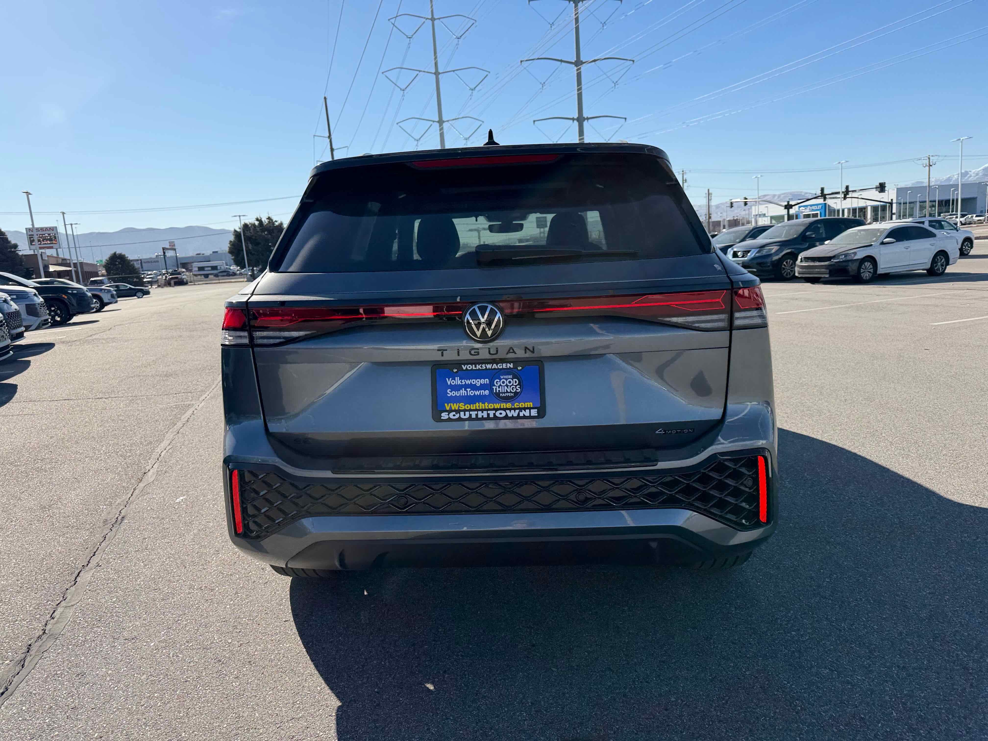 2026 Volkswagen Tiguan SE R-Line Black