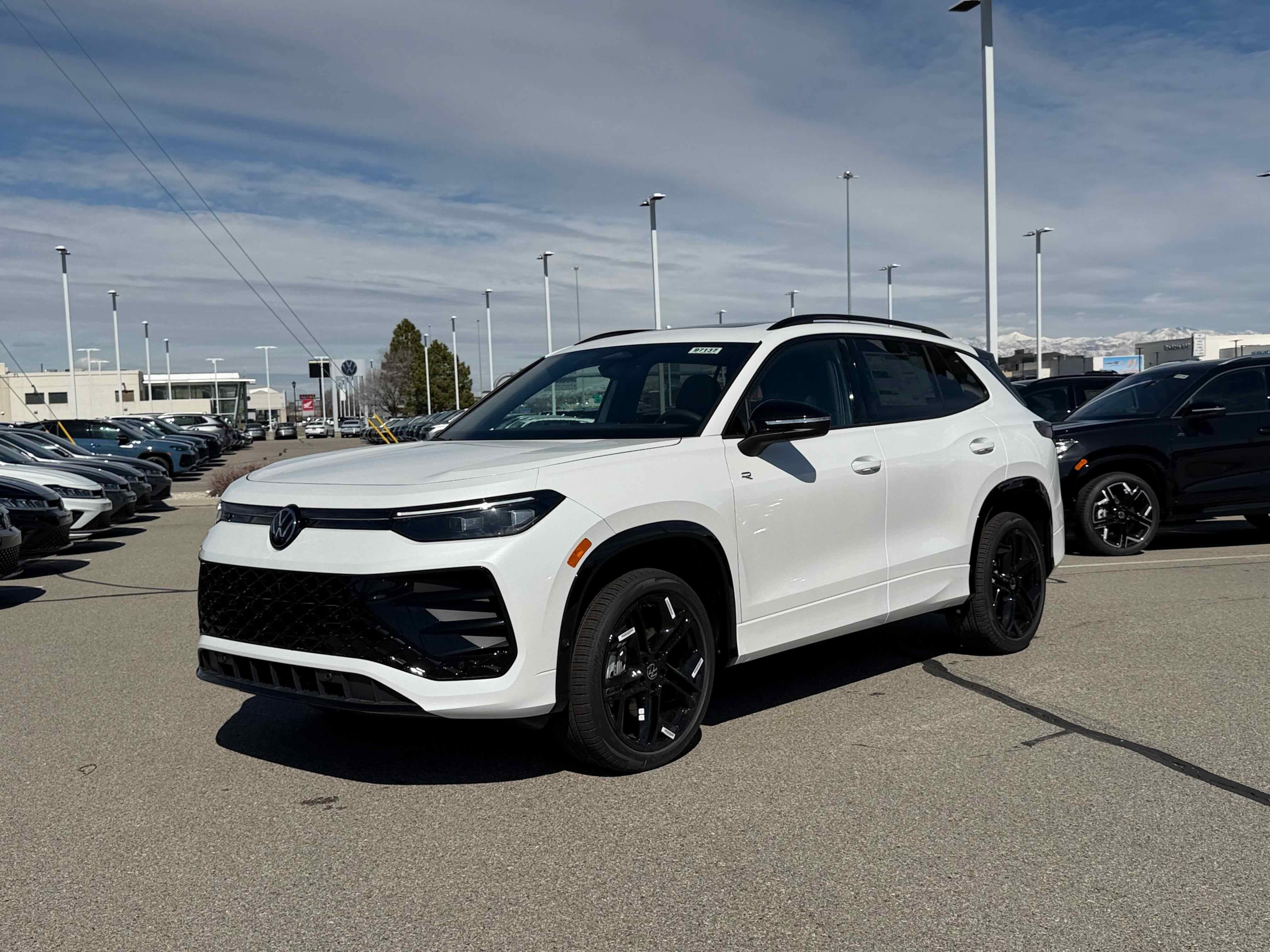 2026 Volkswagen Tiguan SE R-Line Black