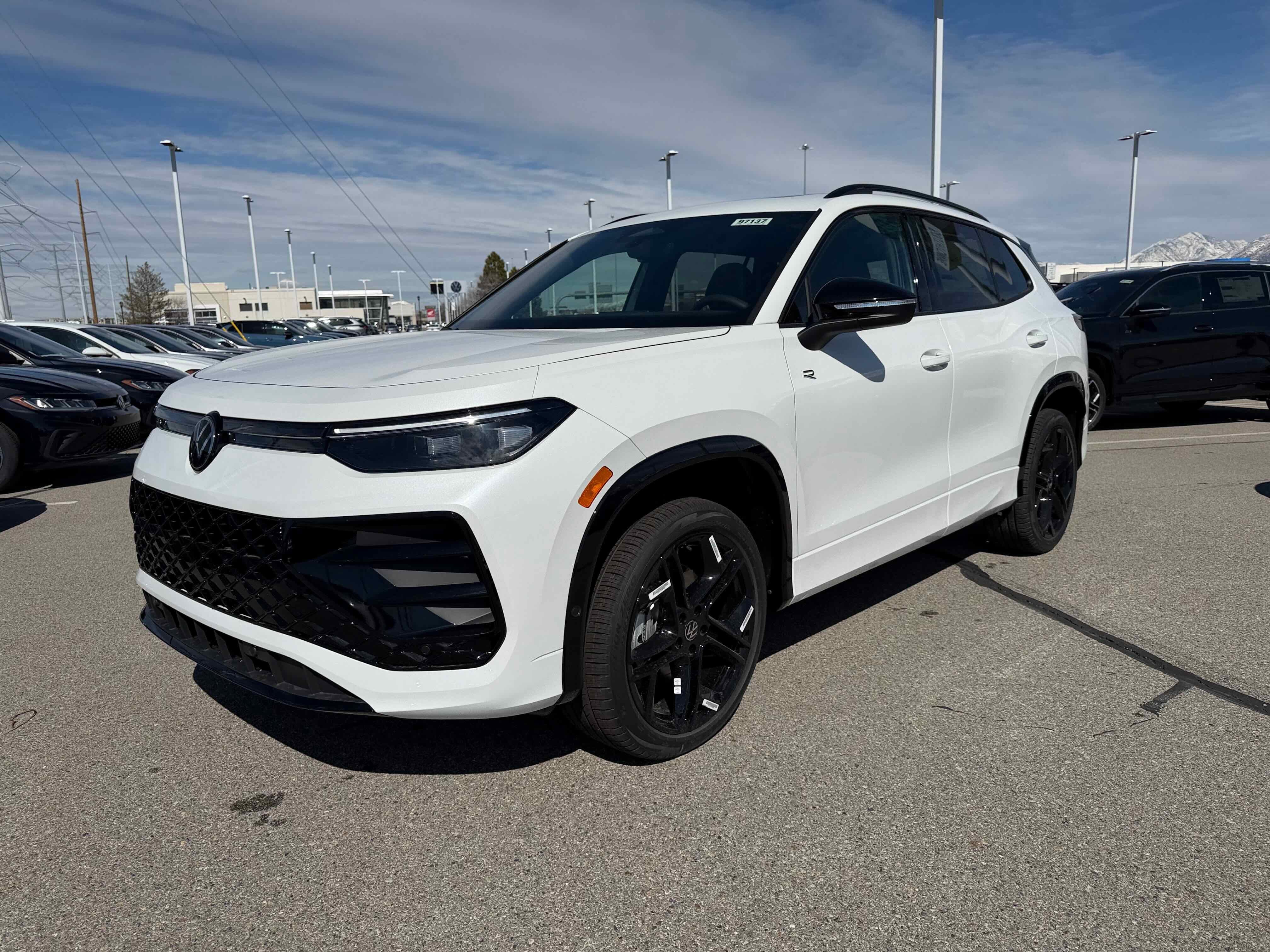 2026 Volkswagen Tiguan SE R-Line Black