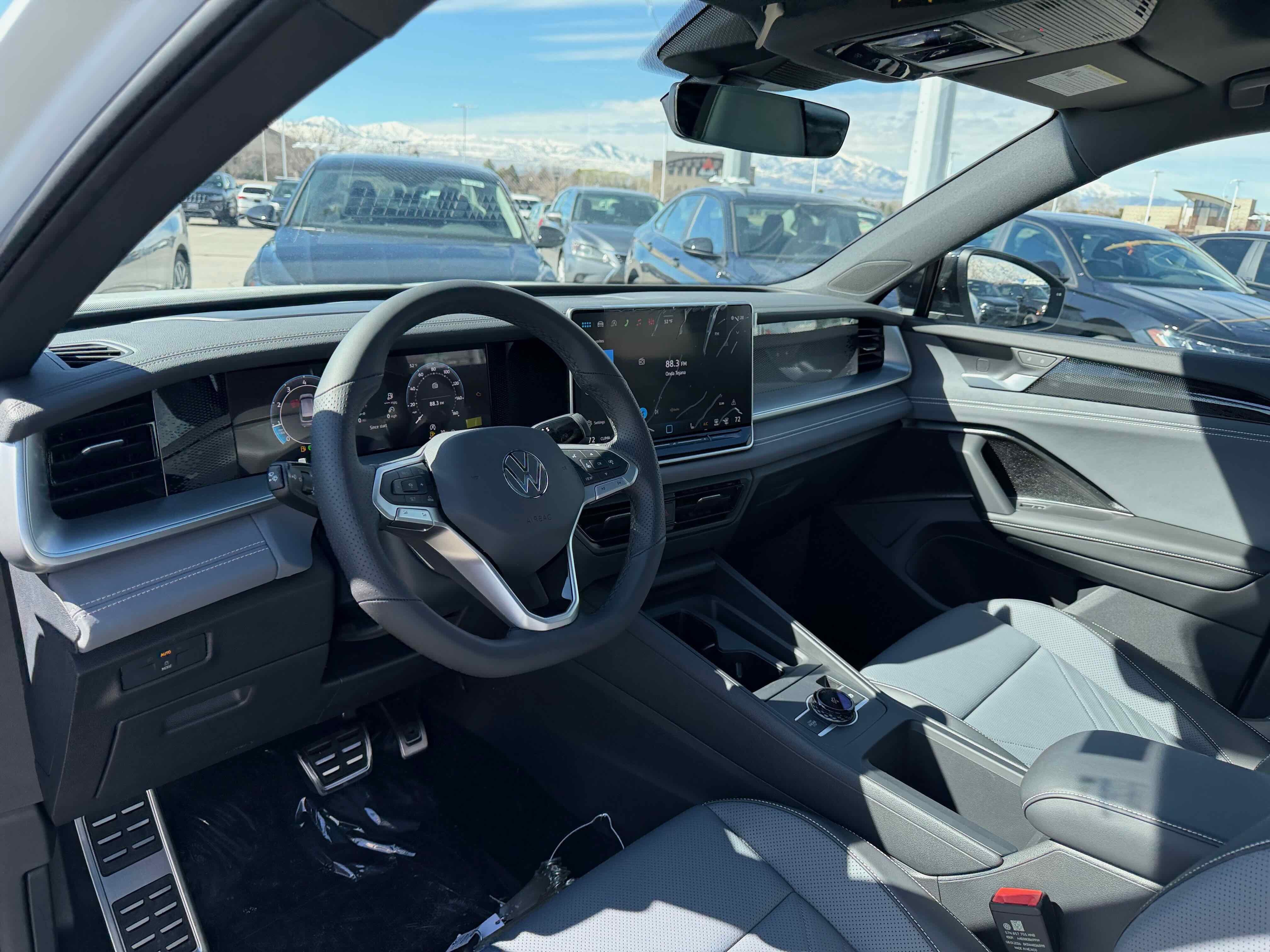 2026 Volkswagen Tiguan SE R-Line Black