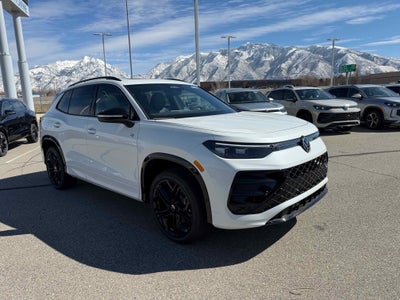 2026 Volkswagen Tiguan SE R-Line Black