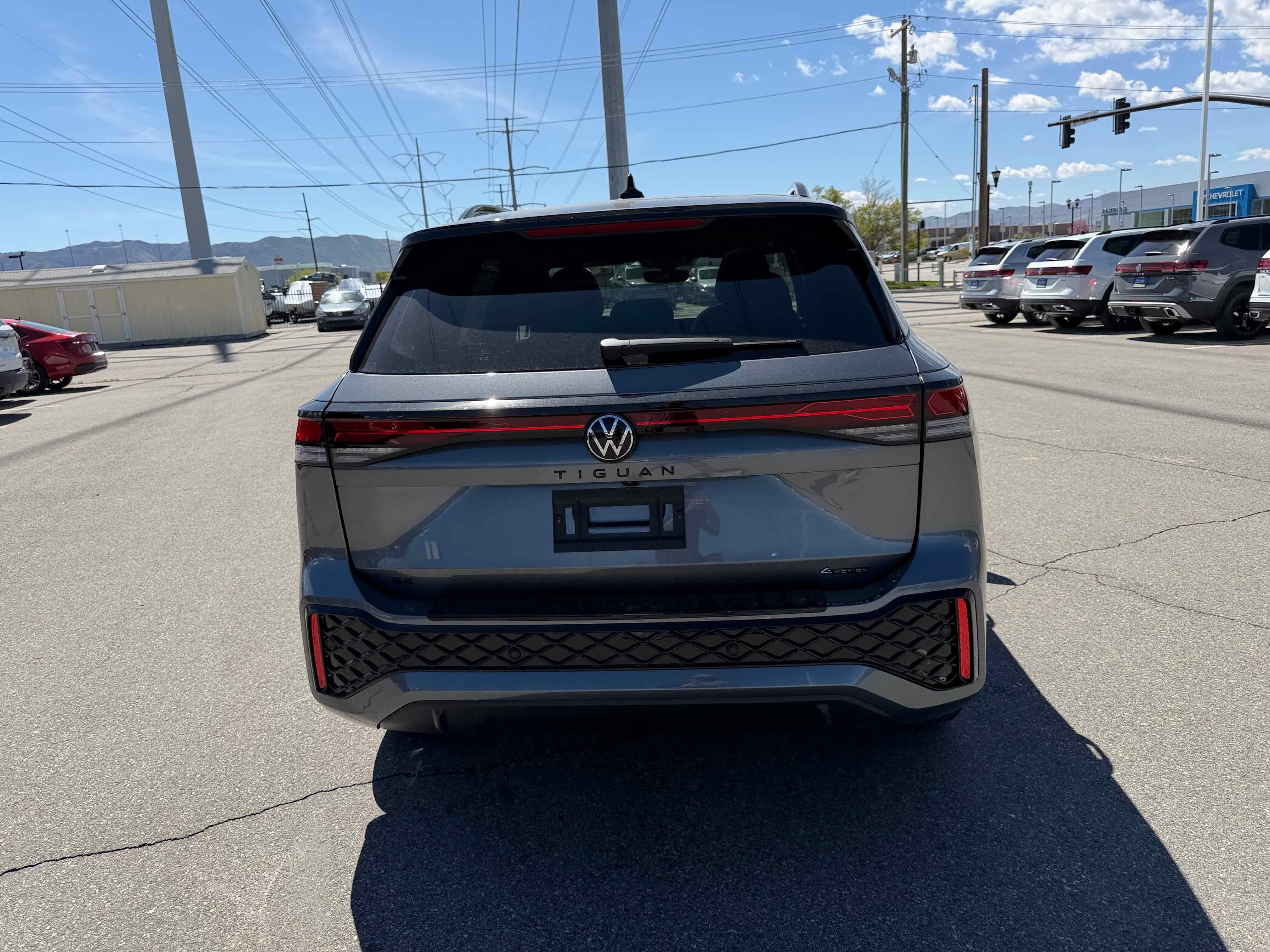 2026 Volkswagen Tiguan SE R-Line Black