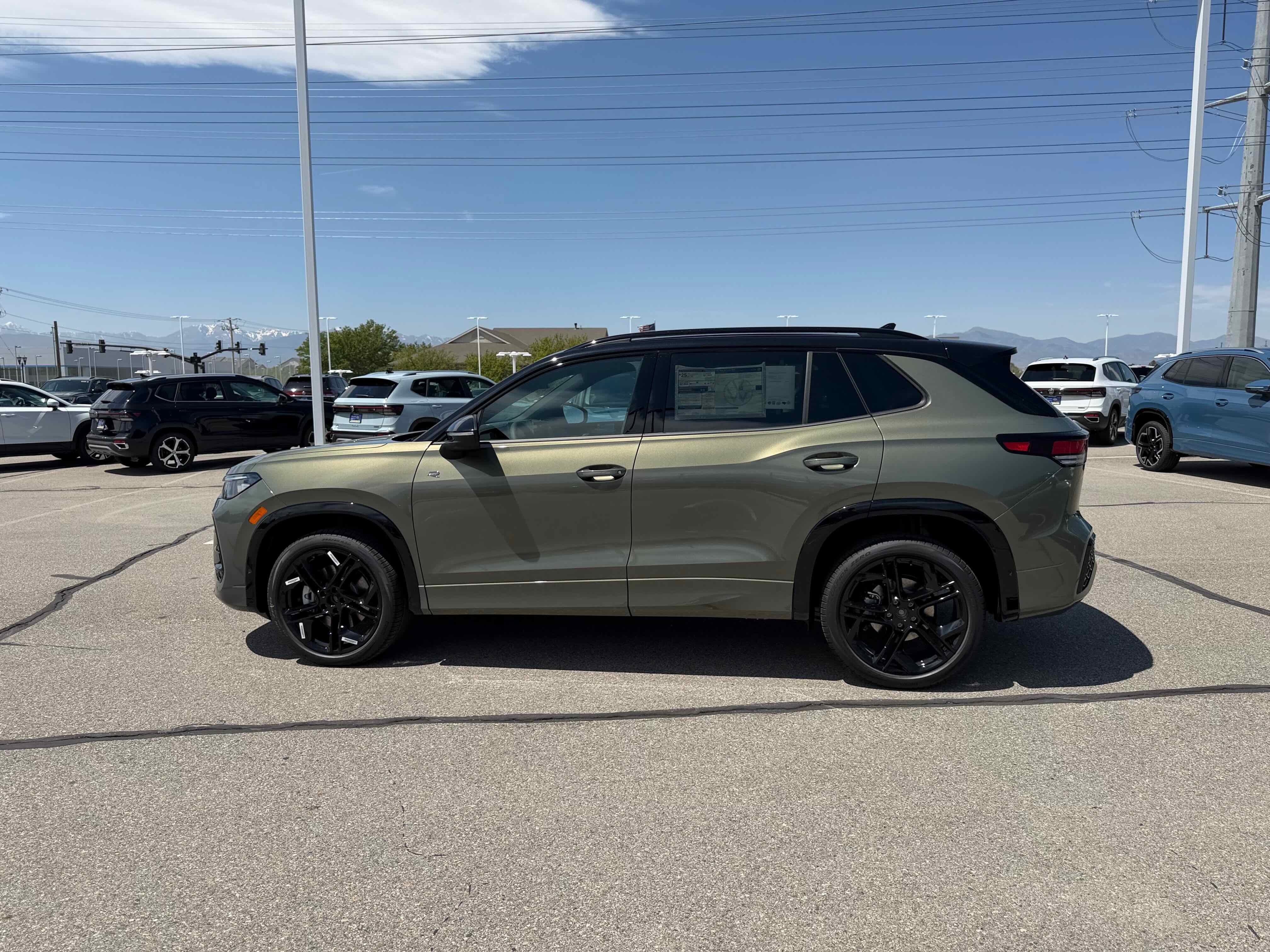 2026 Volkswagen Tiguan SE R-Line Black