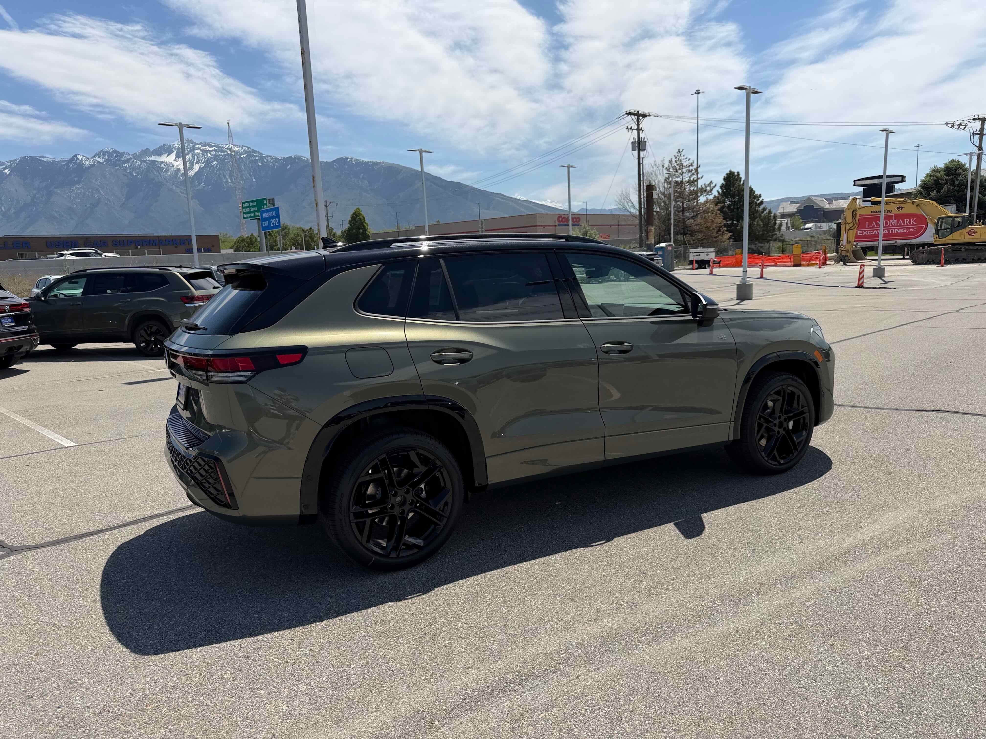 2026 Volkswagen Tiguan SE R-Line Black