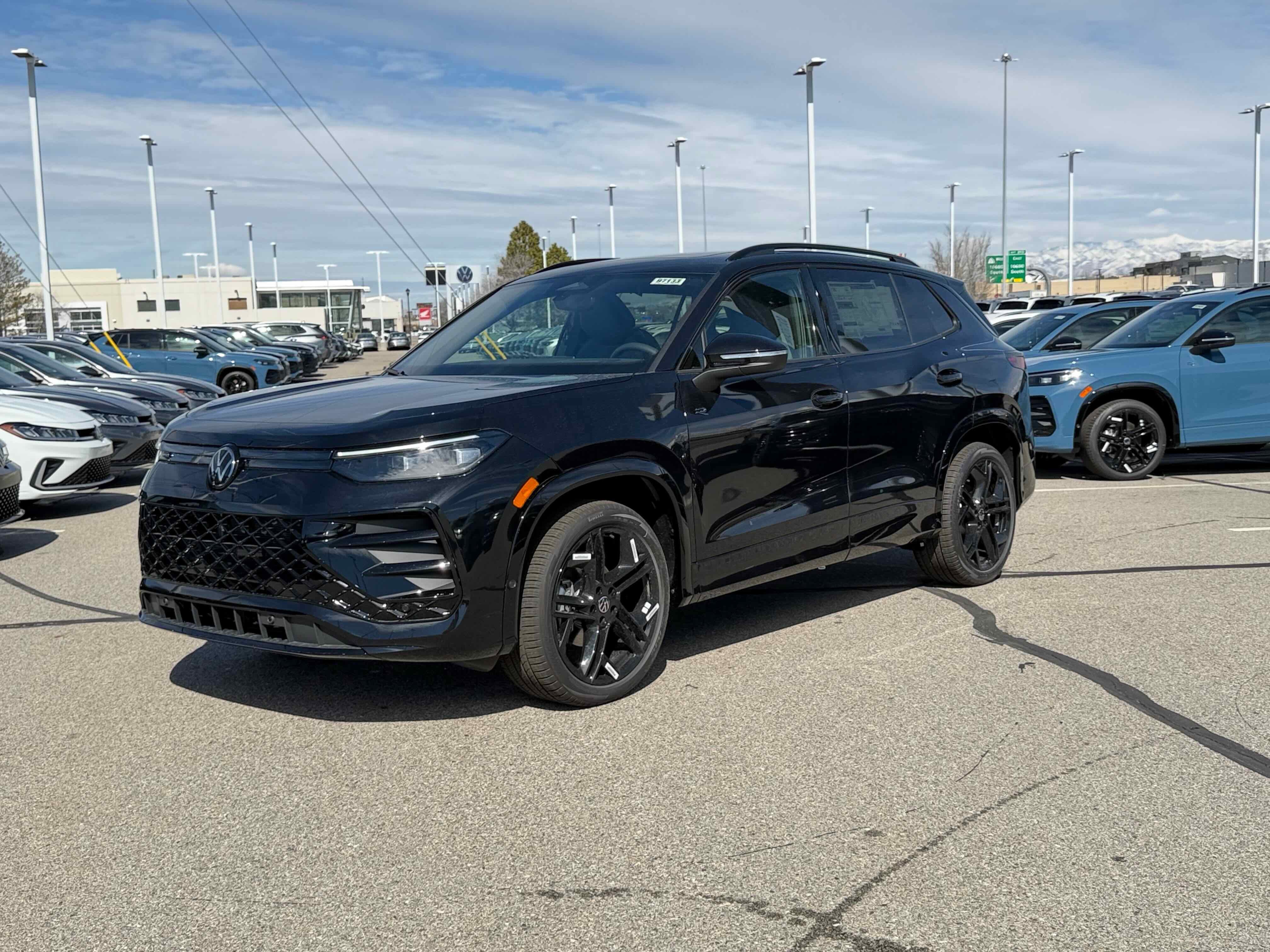 2026 Volkswagen Tiguan SE R-Line Black