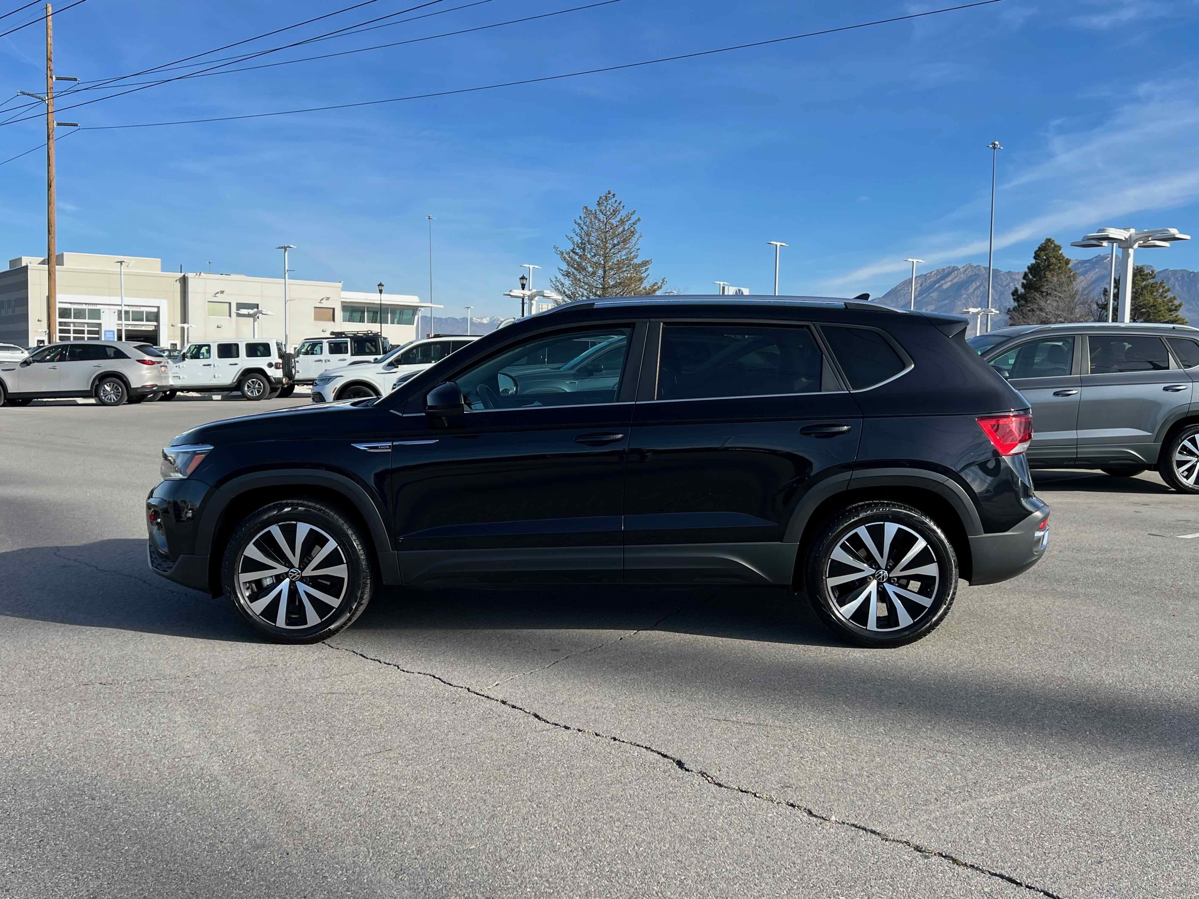 2023 Volkswagen Taos SE