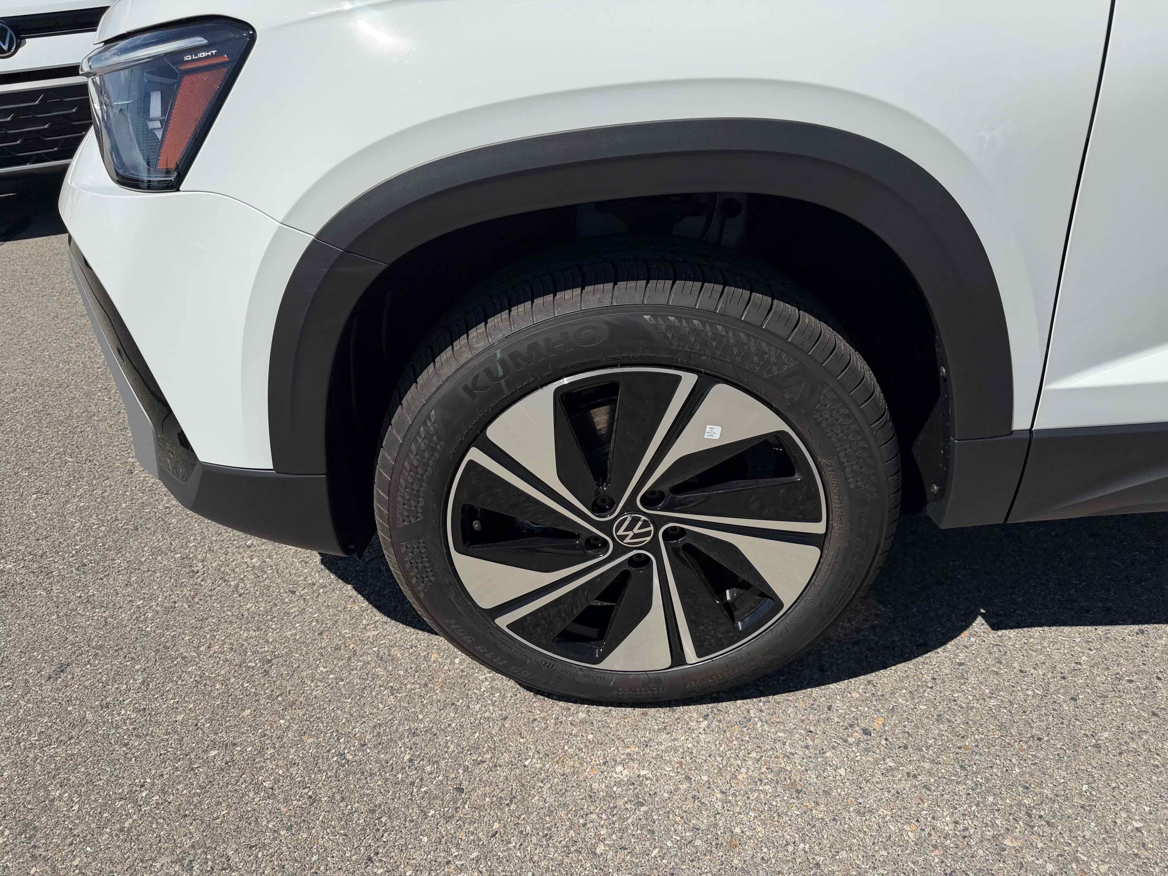 2026 Volkswagen Taos SE